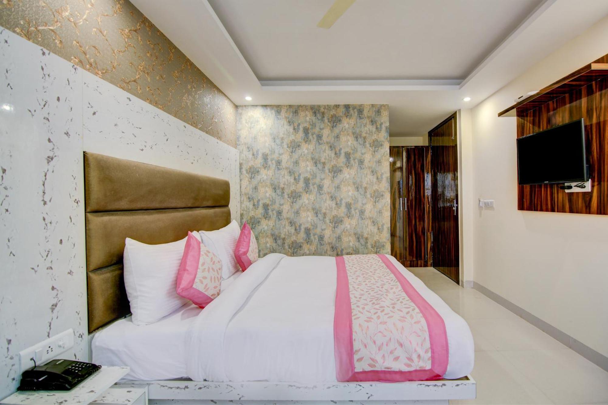 Smart Plaza Hotel