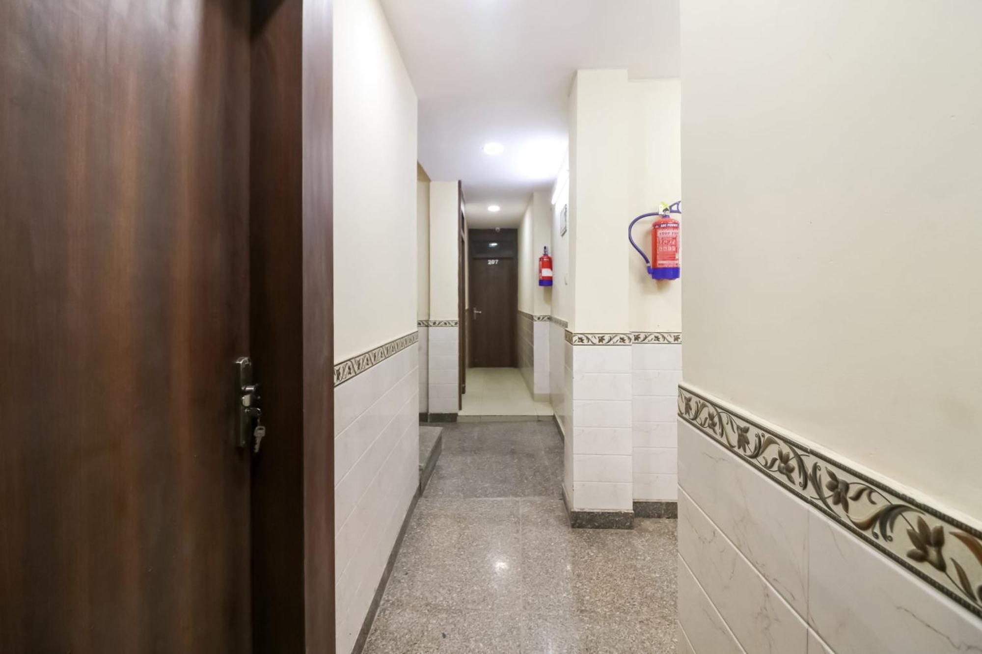 O Mayur Plaza Hotel 3*