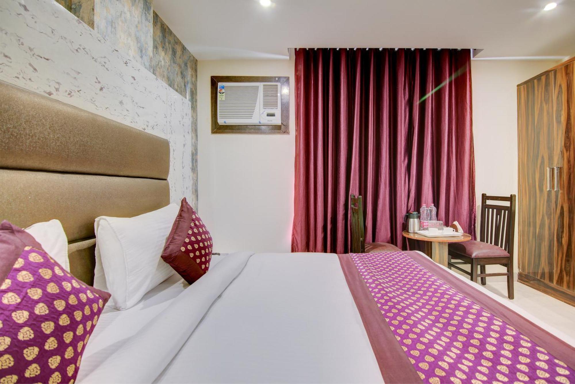 Smart Signature Delhi Airport Hotel 4*