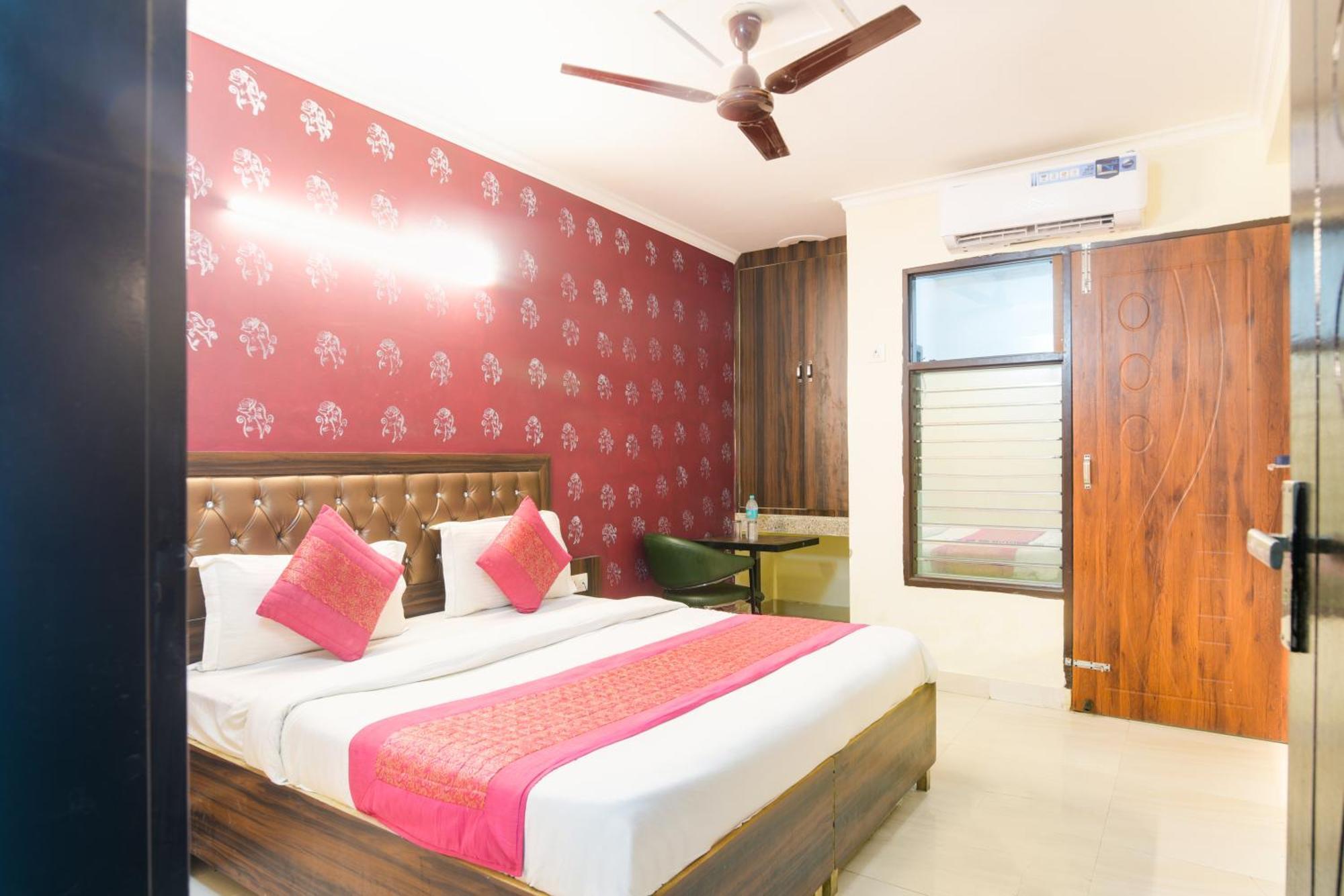 River Front Near Igi Airport Bed & Breakfast *