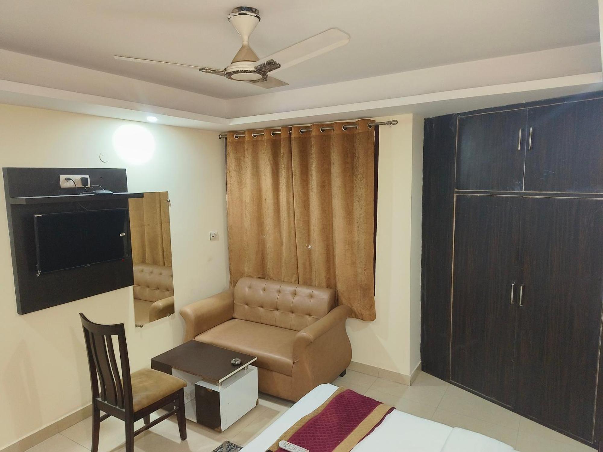 Grand Homestay New Delhi