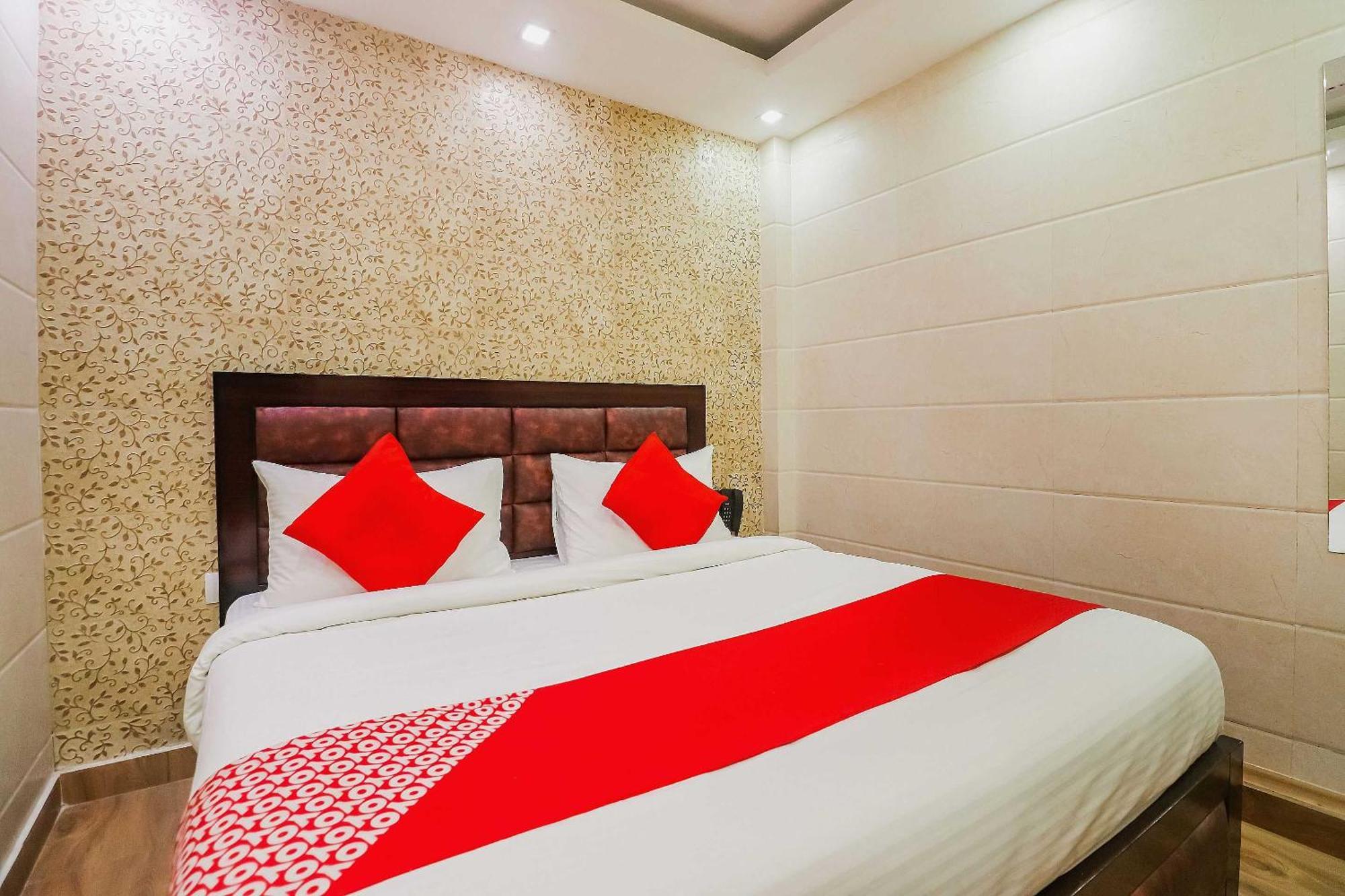 Oyo Flagship The Heights 3* New Delhi