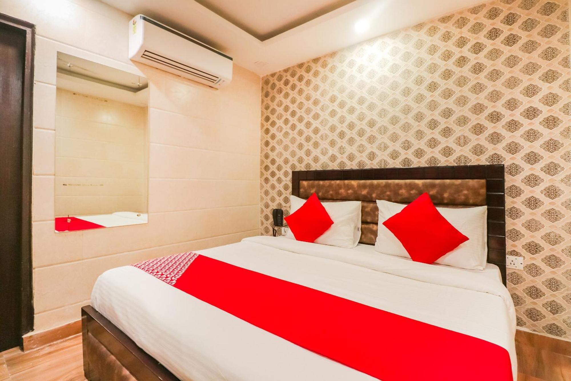 Oyo Flagship The Heights 3* New Delhi