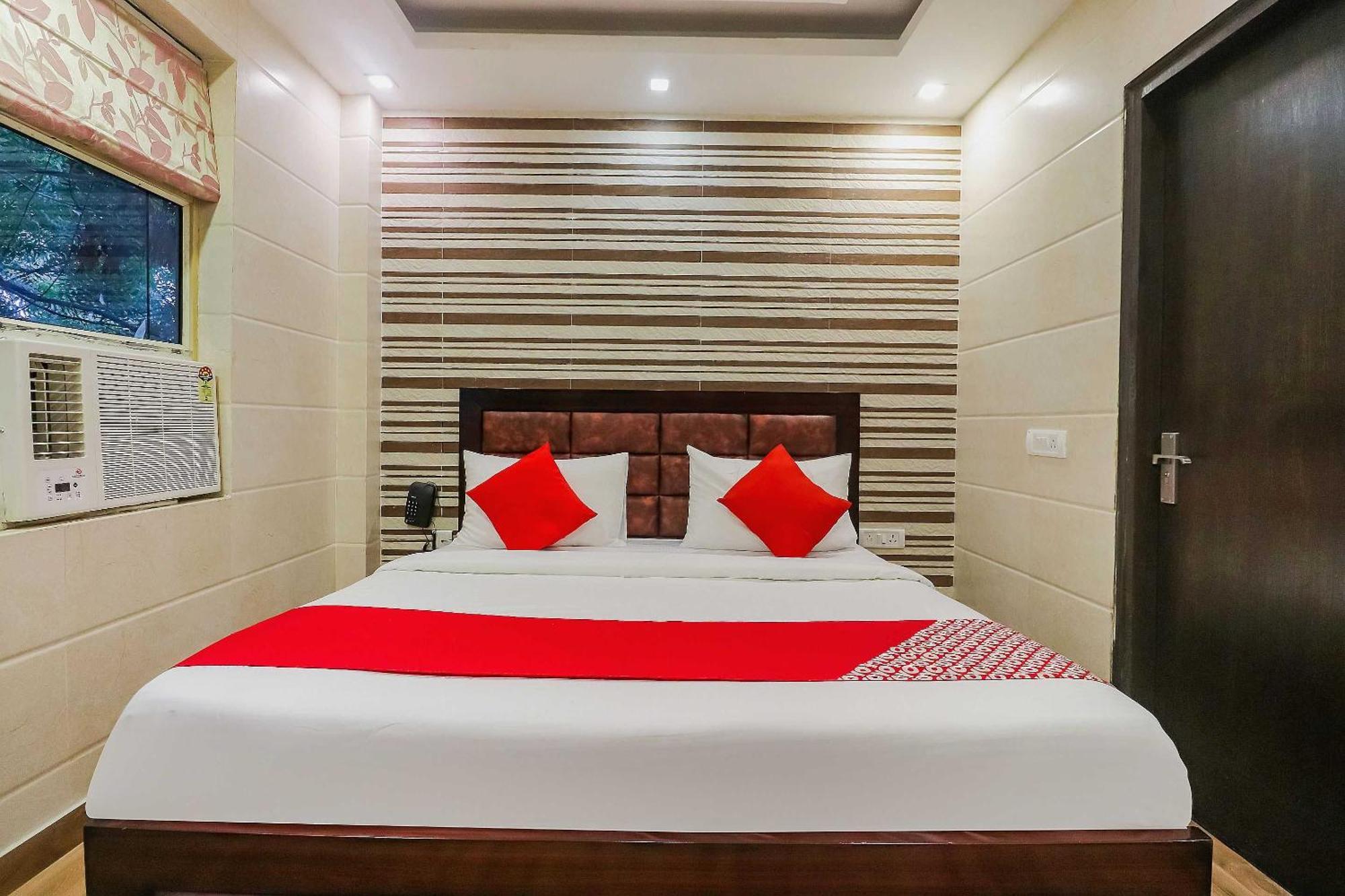 Oyo Flagship The Heights Hotel