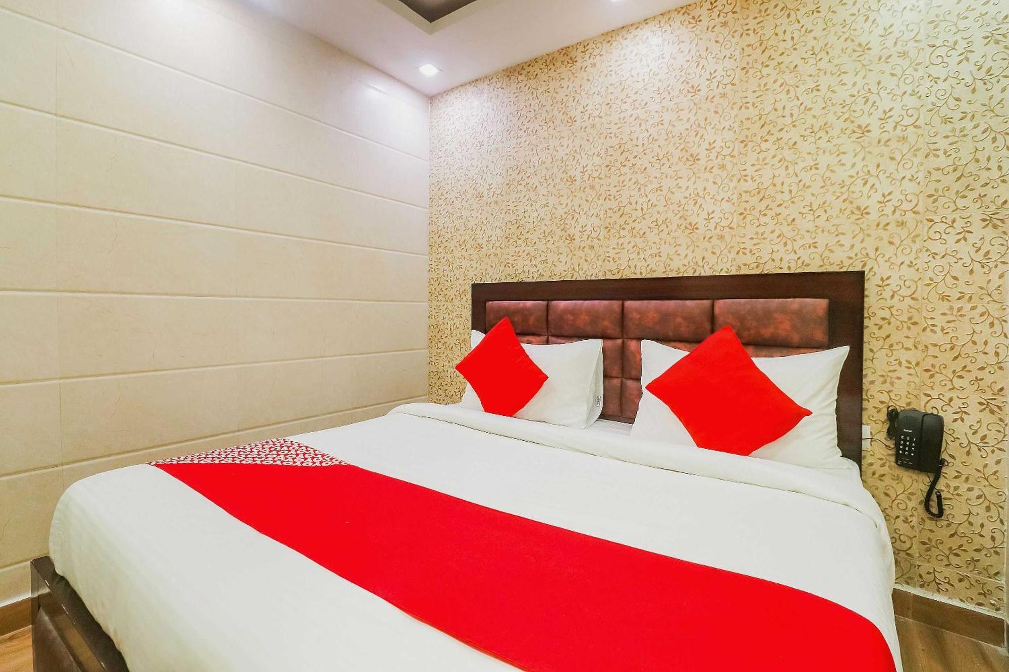 Oyo Flagship The Heights New Delhi