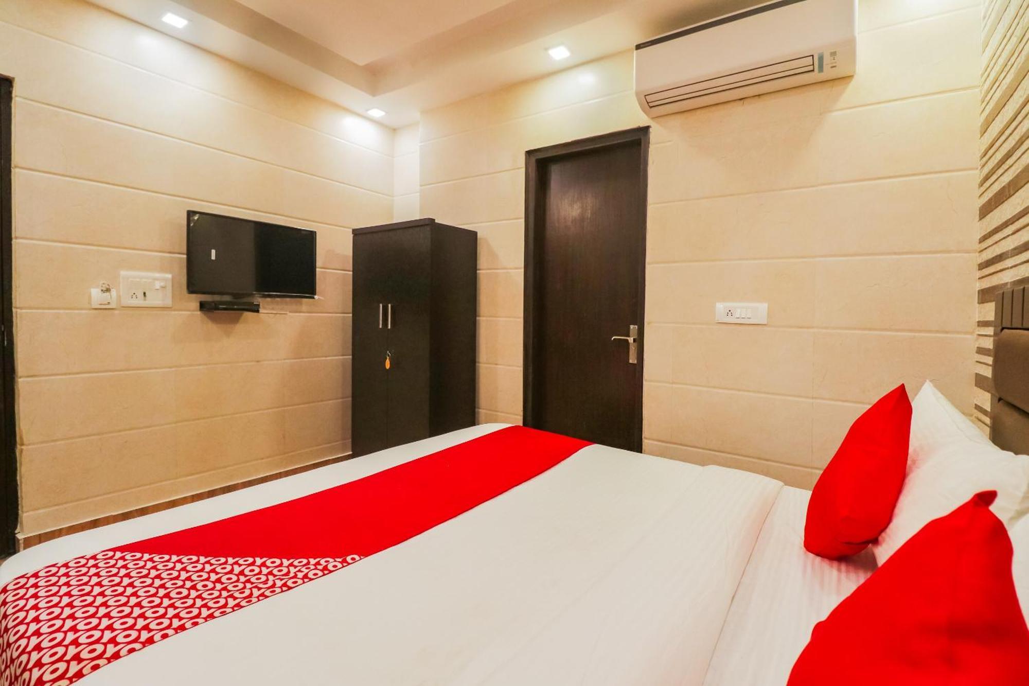 Oyo Flagship The Heights 3*