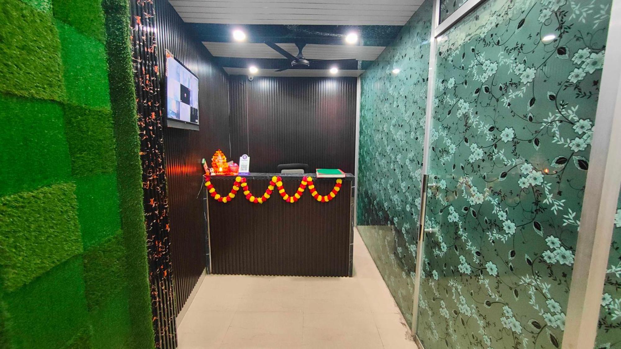 O G. I .suits Hotel New Delhi