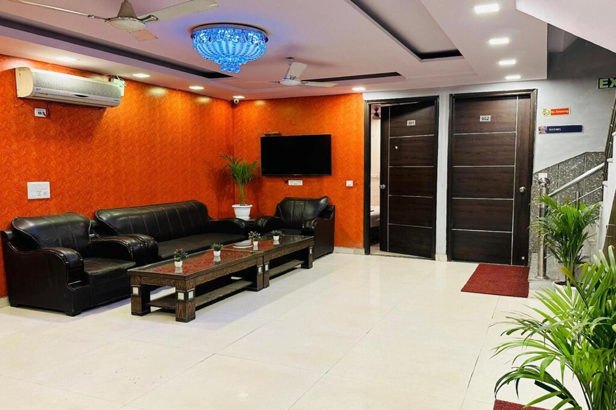 Airport Tourist Palace