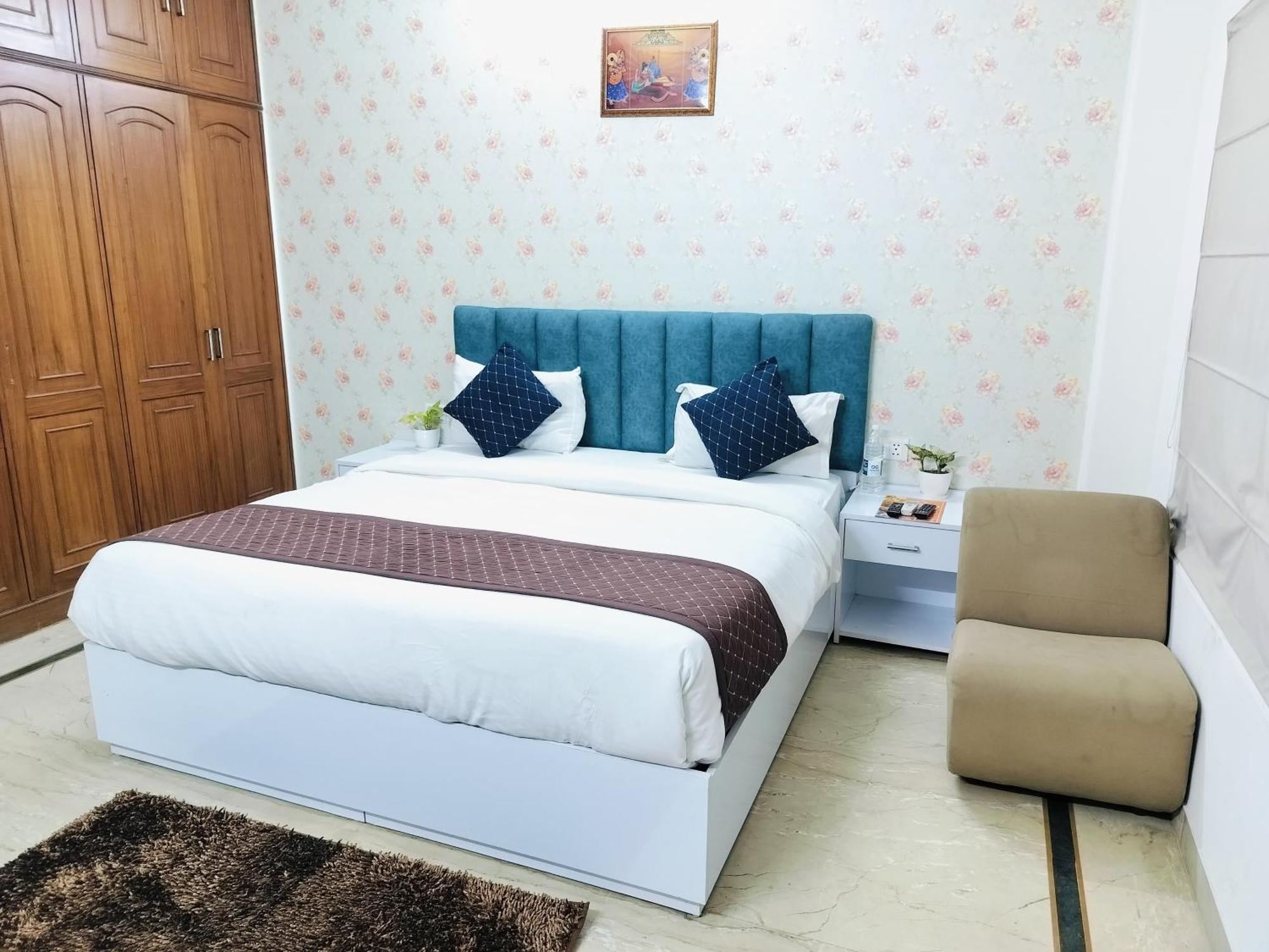 Soft Petal Residency Near Delhi International Airport Hotel