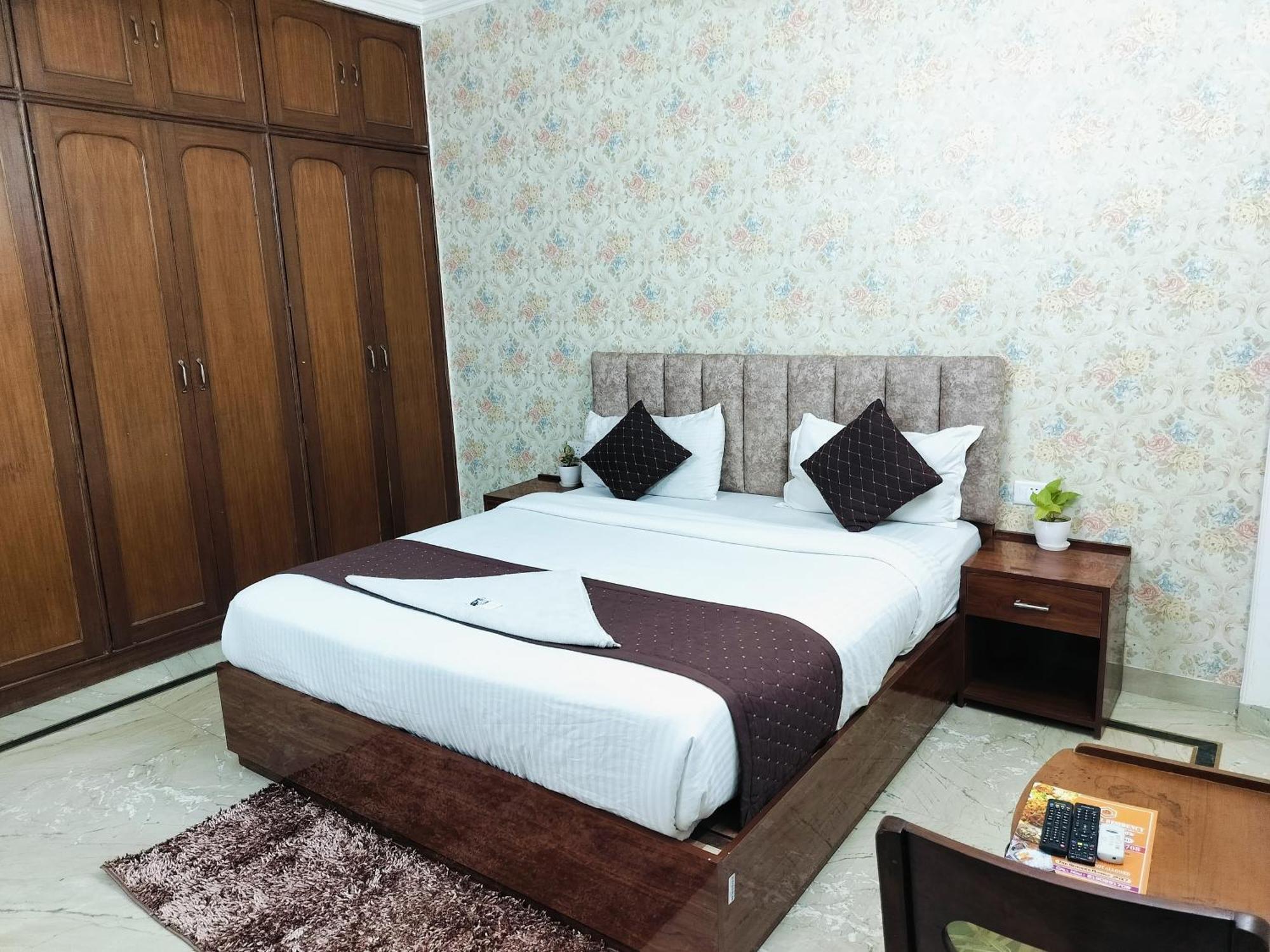 Soft Petal Residency Near Delhi International Airport Nova Deli