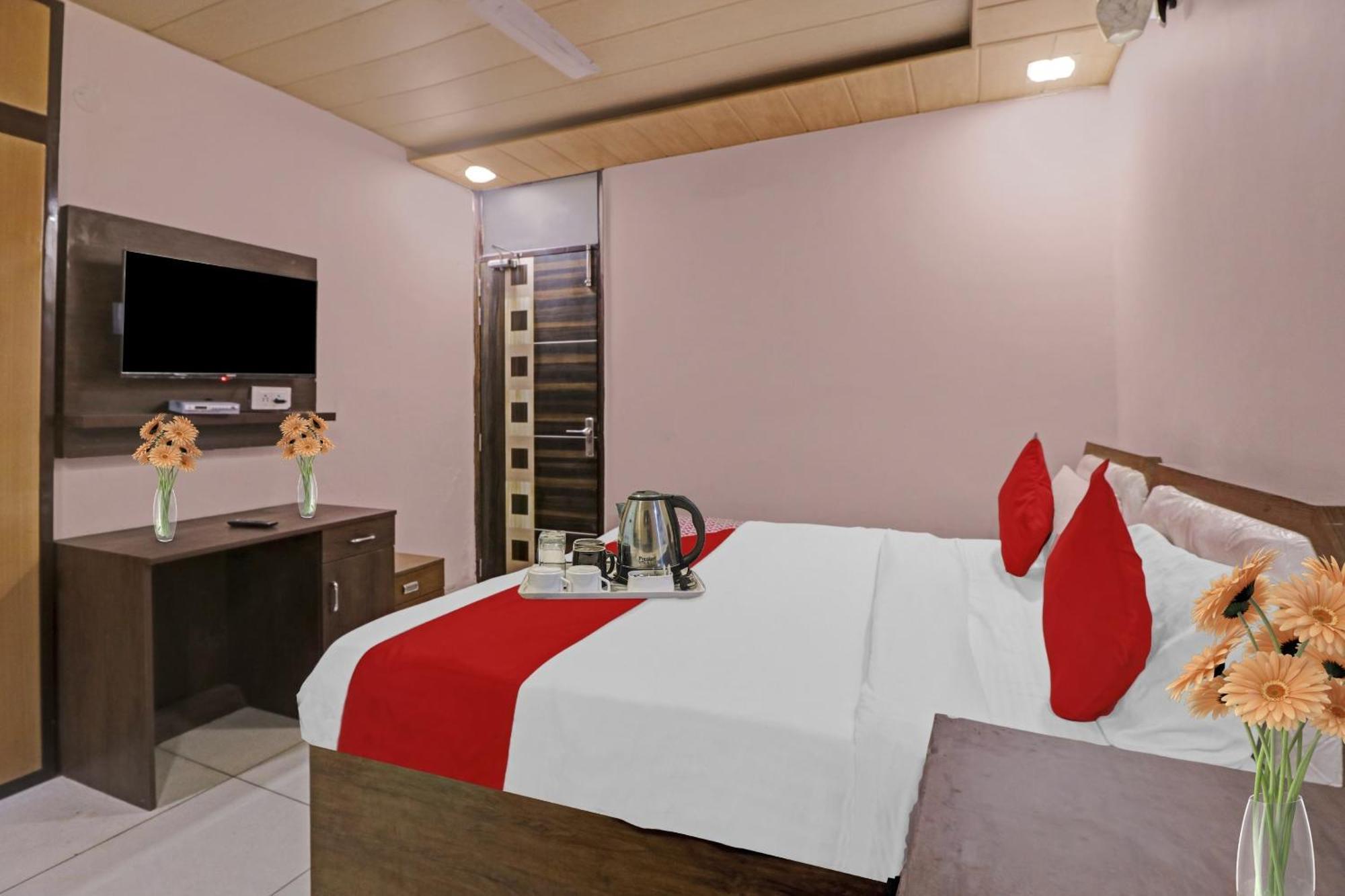 Oyo 90274 Hotel Knight Inn Hotel New Delhi