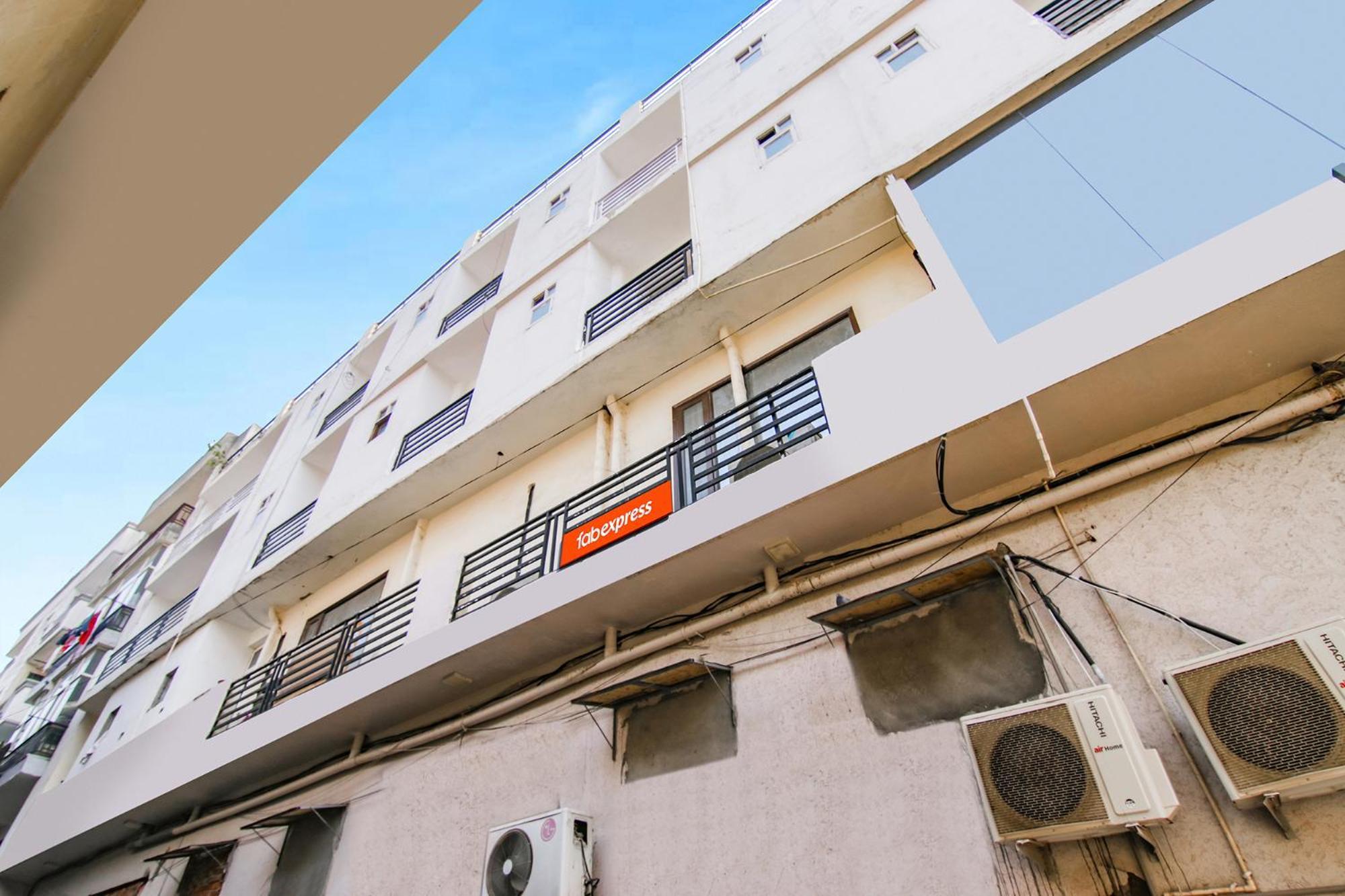 Guest house Fabexpress The Premium Delhi (National Capital Territory of India)