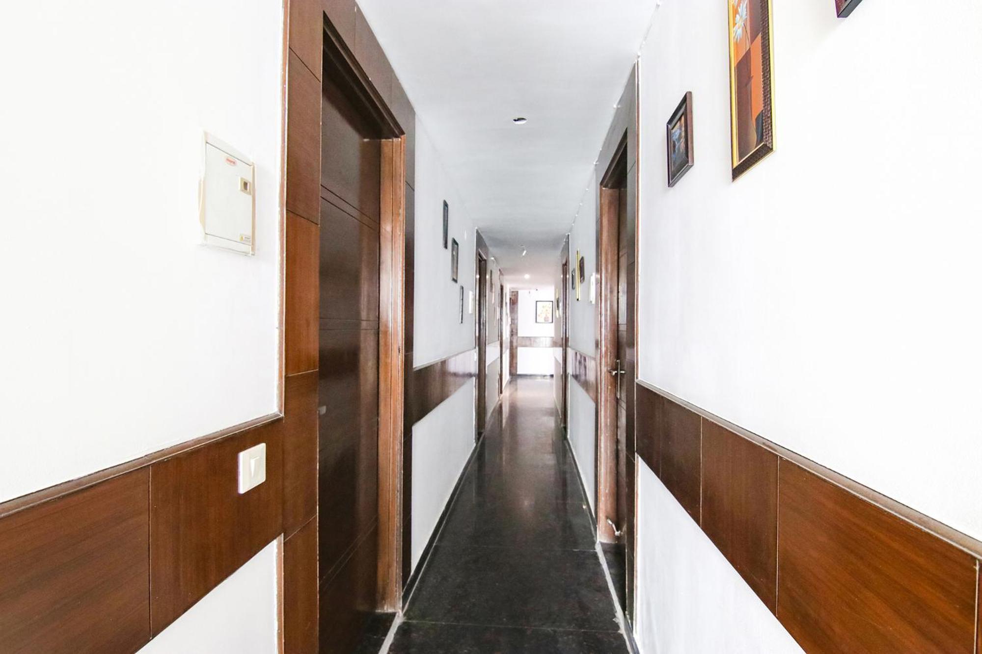 Fabexpress The Premium Guest house