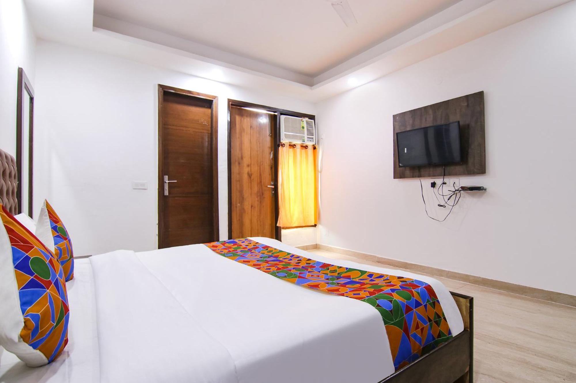 Guest house Fabexpress The Premium Delhi (National Capital Territory of India)
