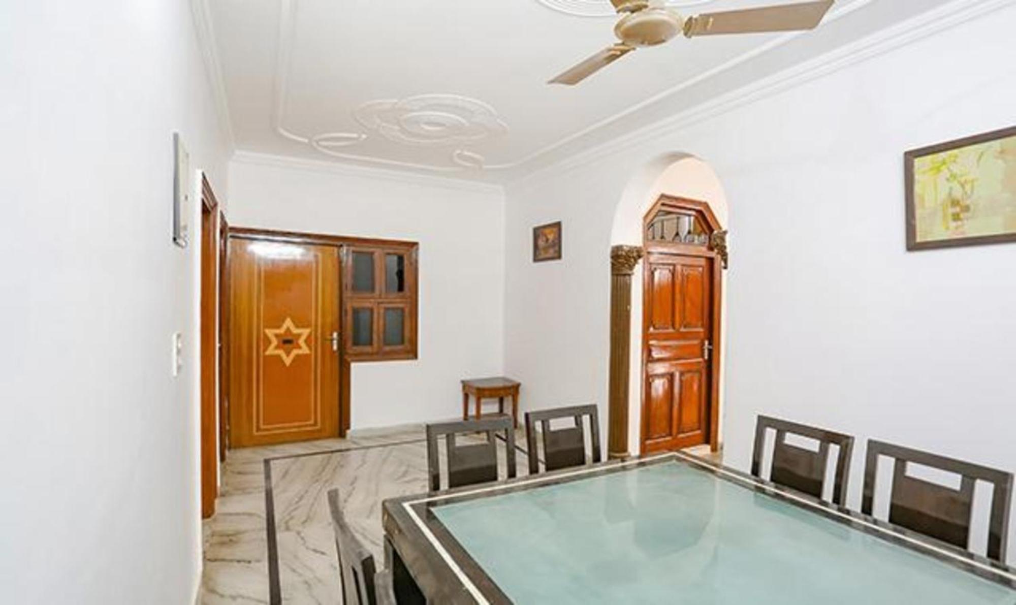 Hotel Fabexpress Premium Near Yashobhoomi 3*