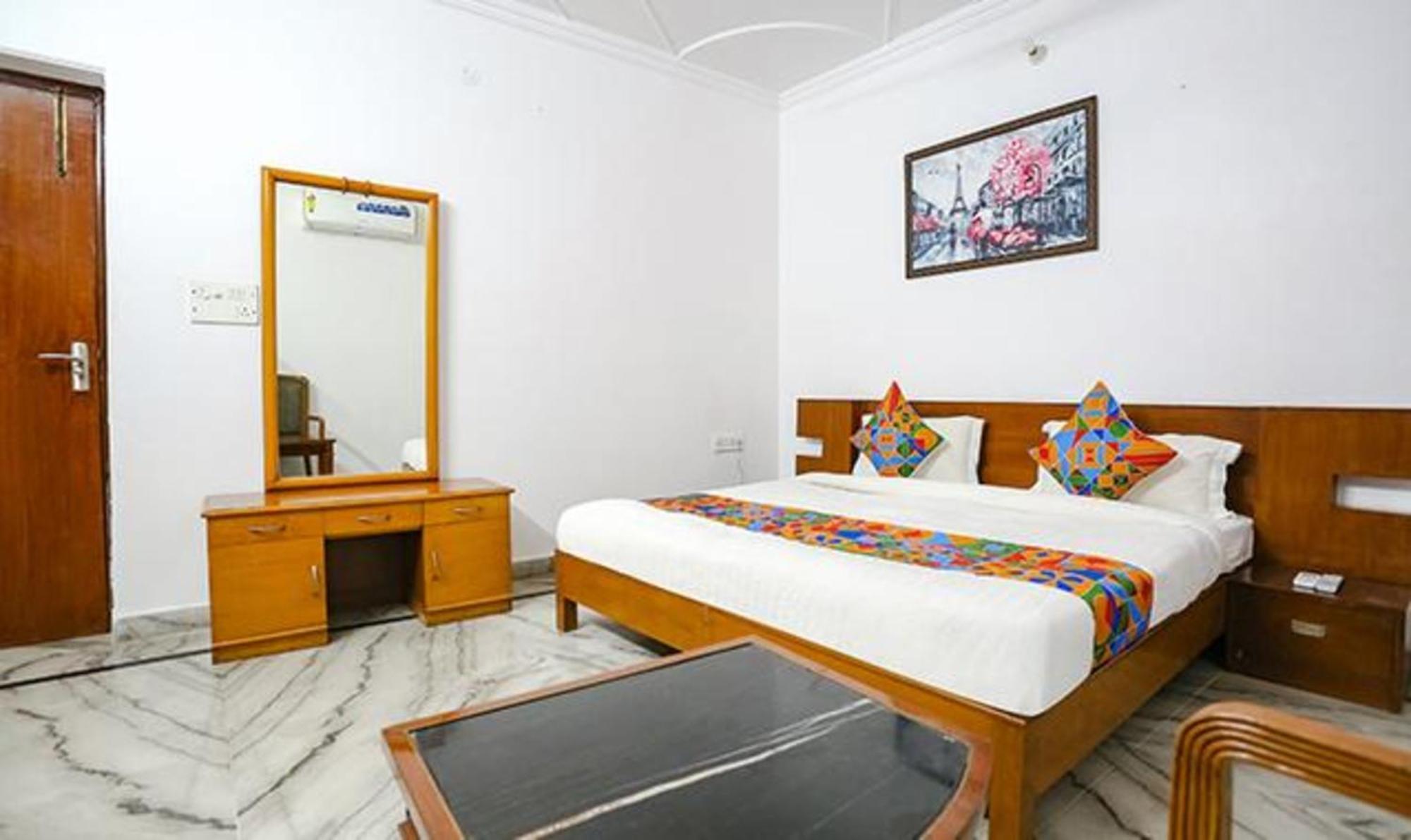 Fabexpress Premium Near Yashobhoomi Hotel
