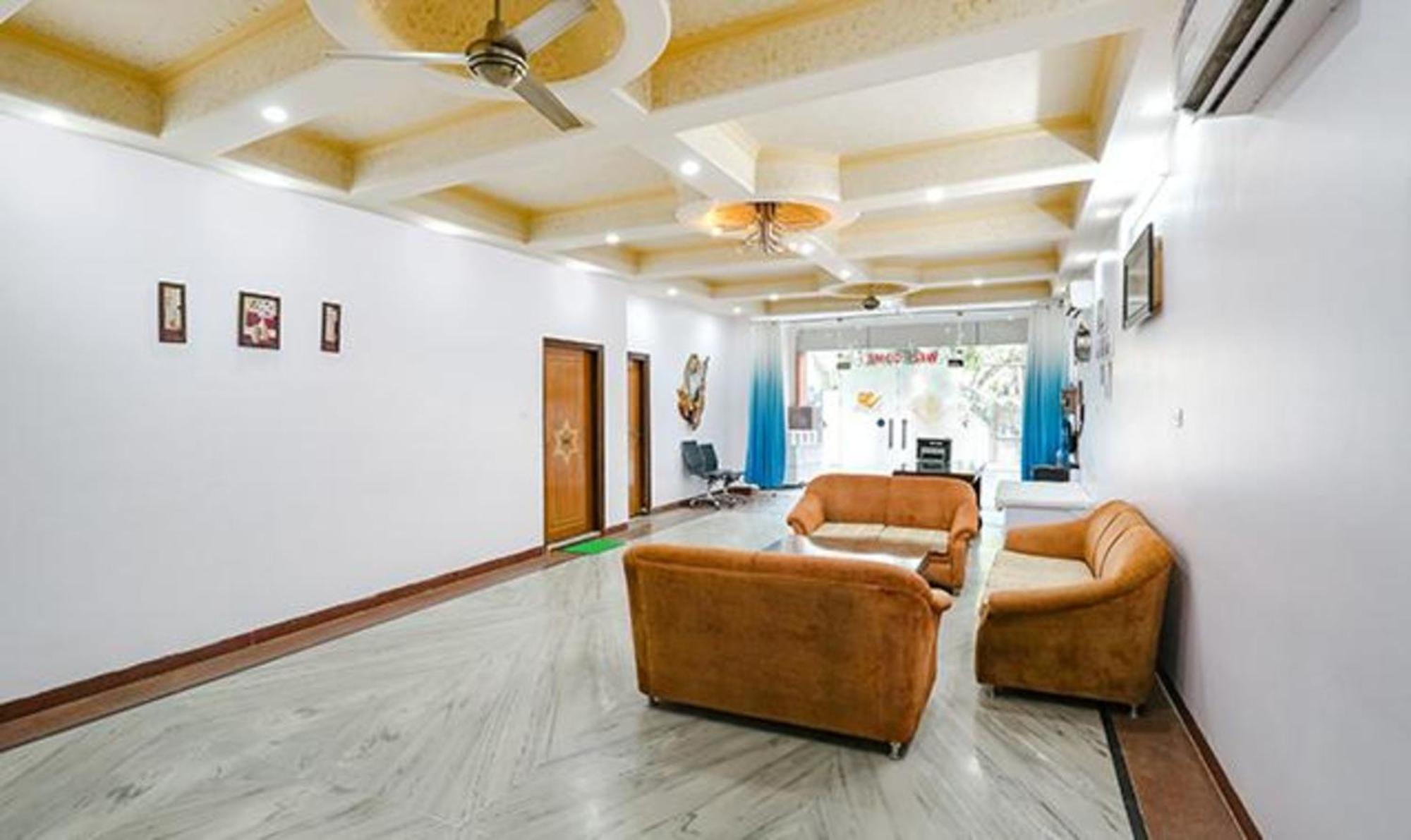 Fabexpress Premium Near Yashobhoomi Hotel