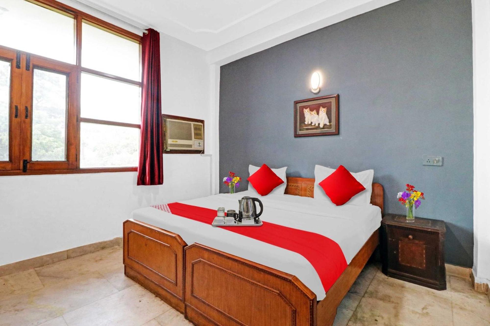 Hotel O Airport Gross New Delhi