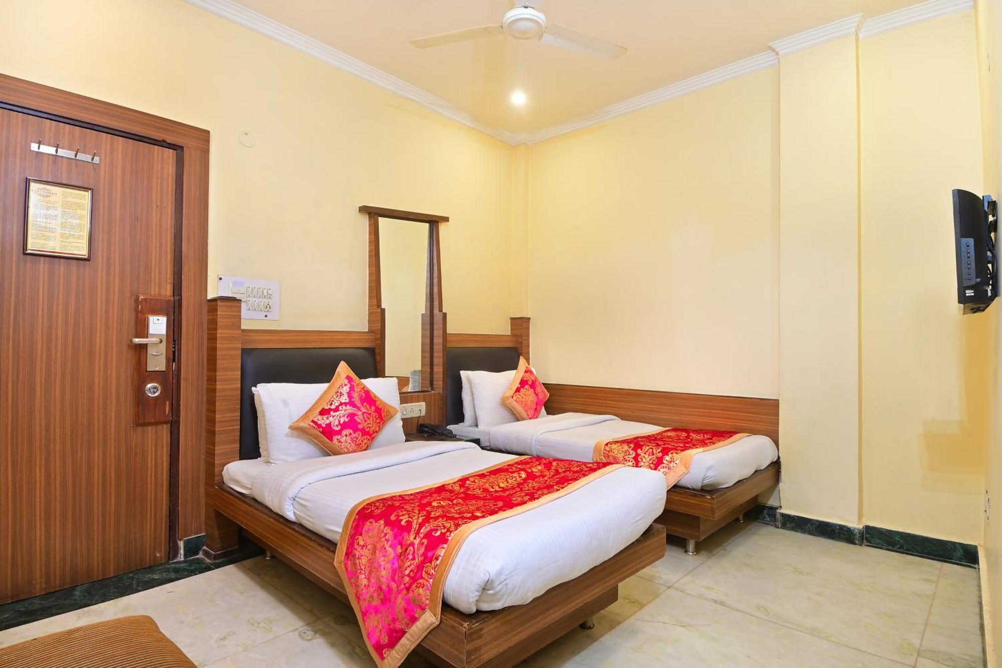 Hotel Hari Piorko Grand - 2 Min From New Railway Station 4*