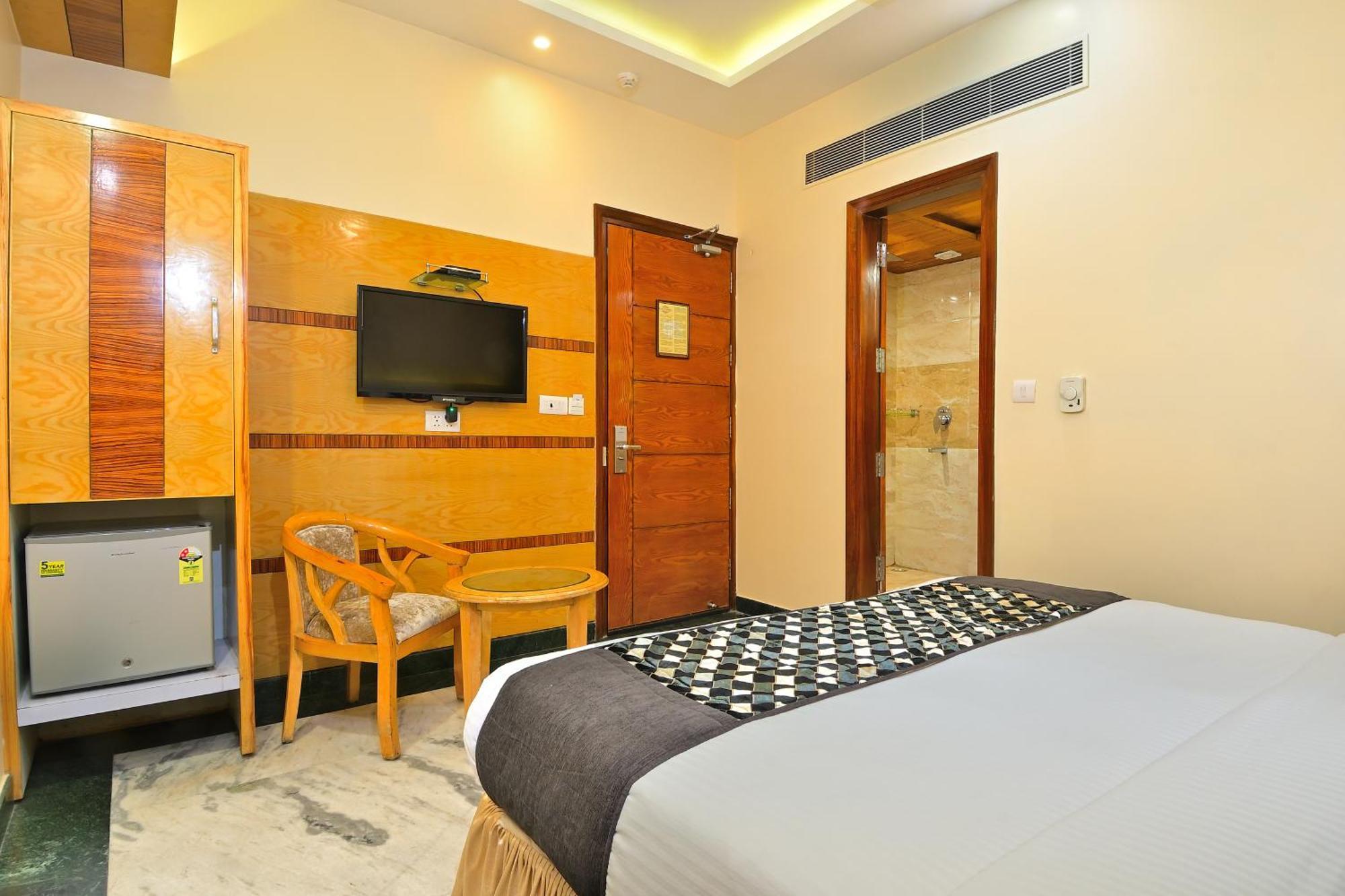 Hari Piorko Grand - 2 Min From New Railway Station Hotel 4*