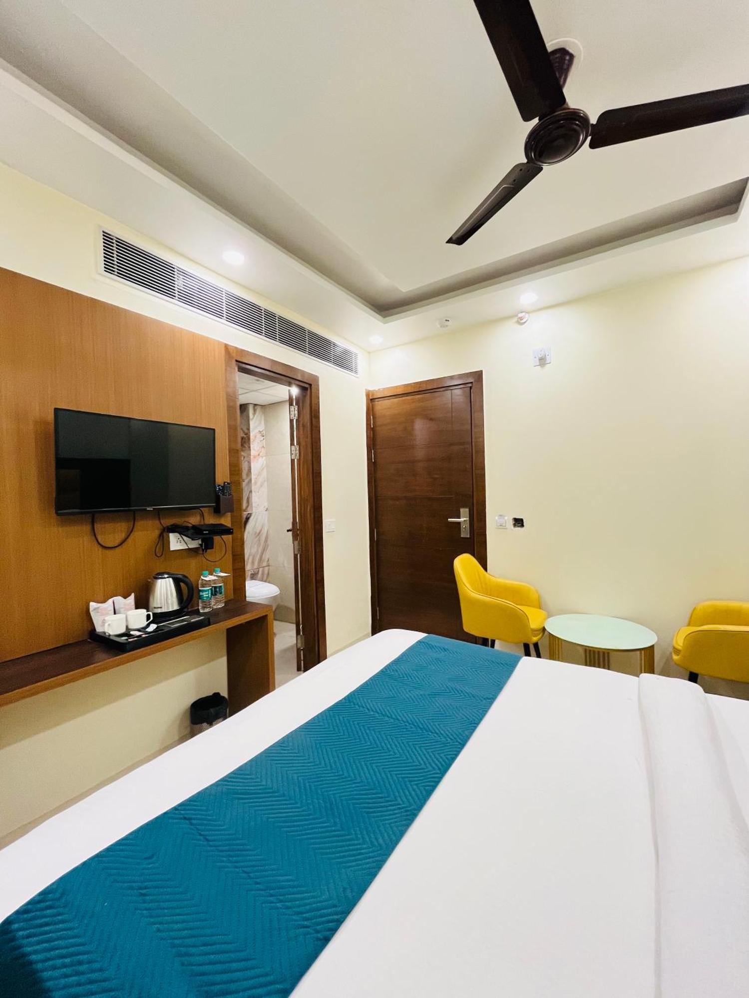 Royal Rosette With Free Wi-fi Near Railway Station