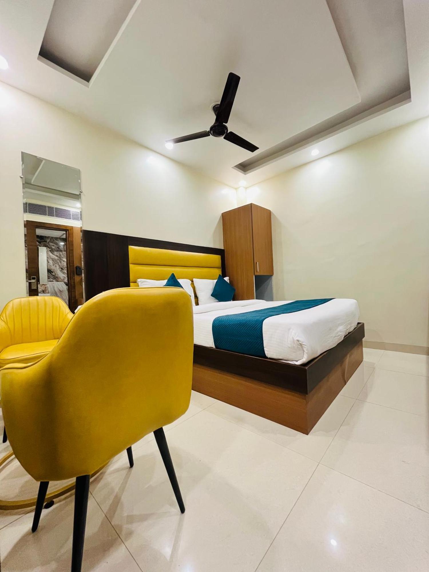 Royal Rosette With Free Wi-fi Near Railway Station 4* Nova Deli