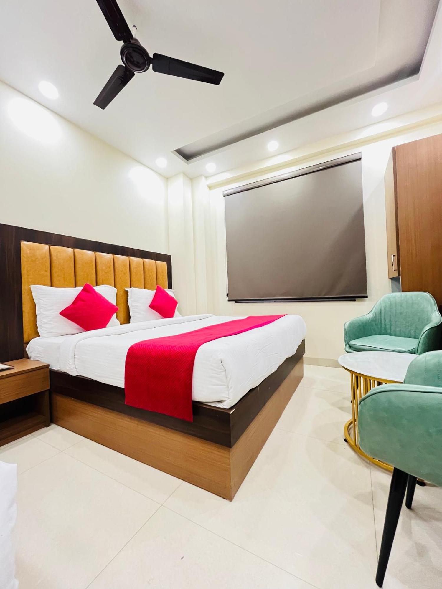 Royal Rosette With Free Wi-fi Near Railway Station Hotel Nova Deli