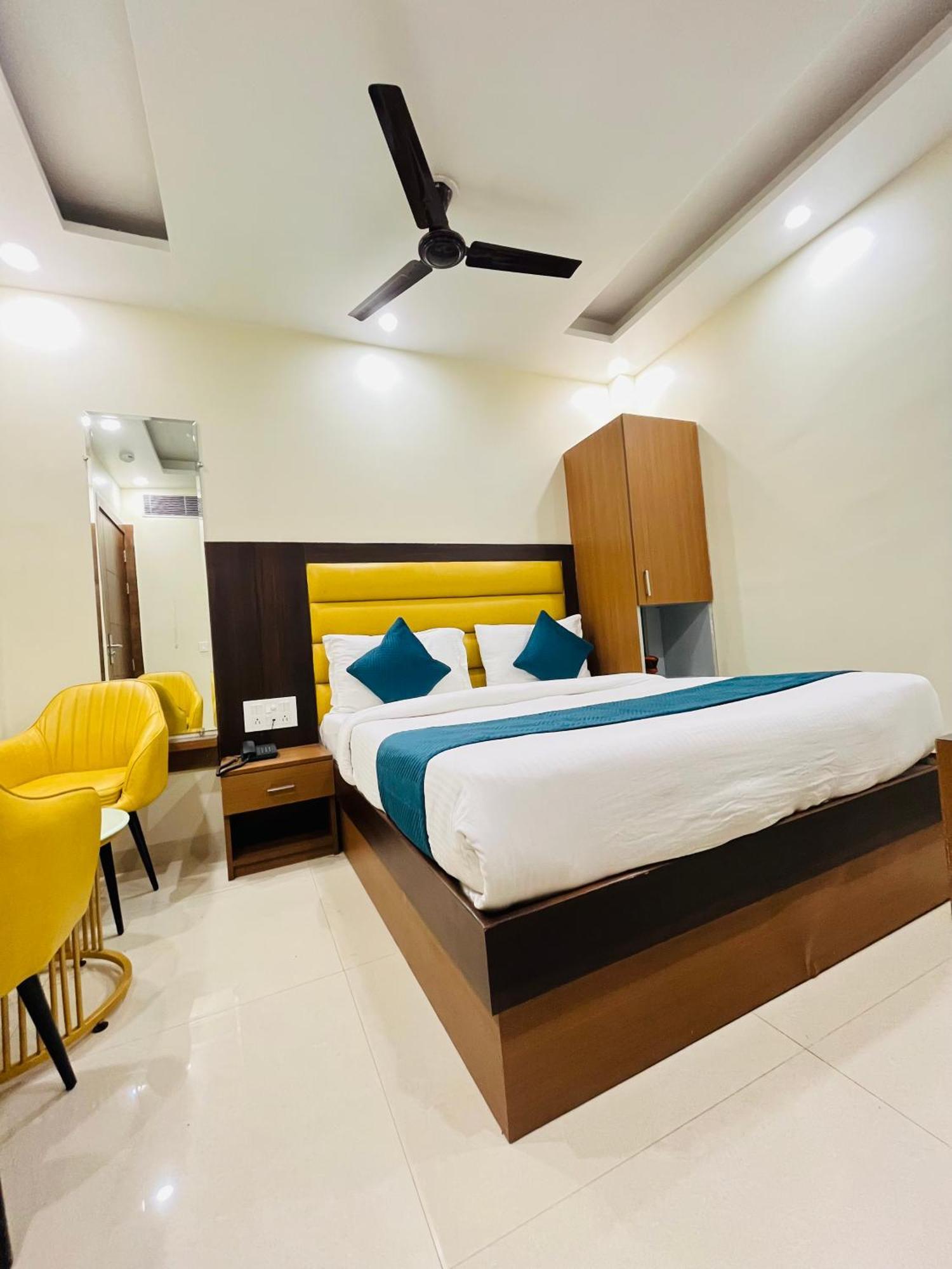 Royal Rosette With Free Wi-fi Near Railway Station 4* Nova Deli