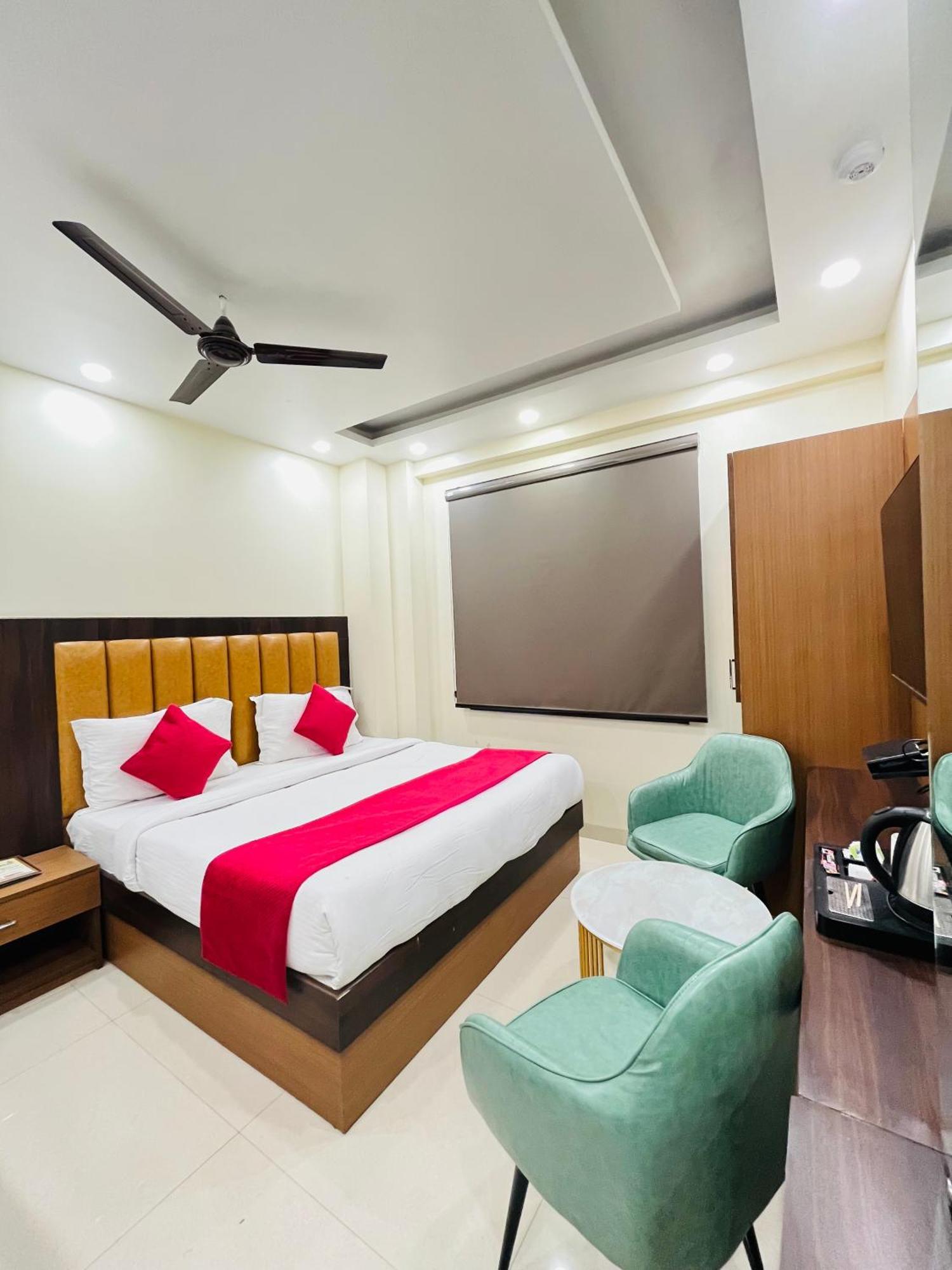 Royal Rosette With Free Wi-fi Near Railway Station 4* Nova Deli