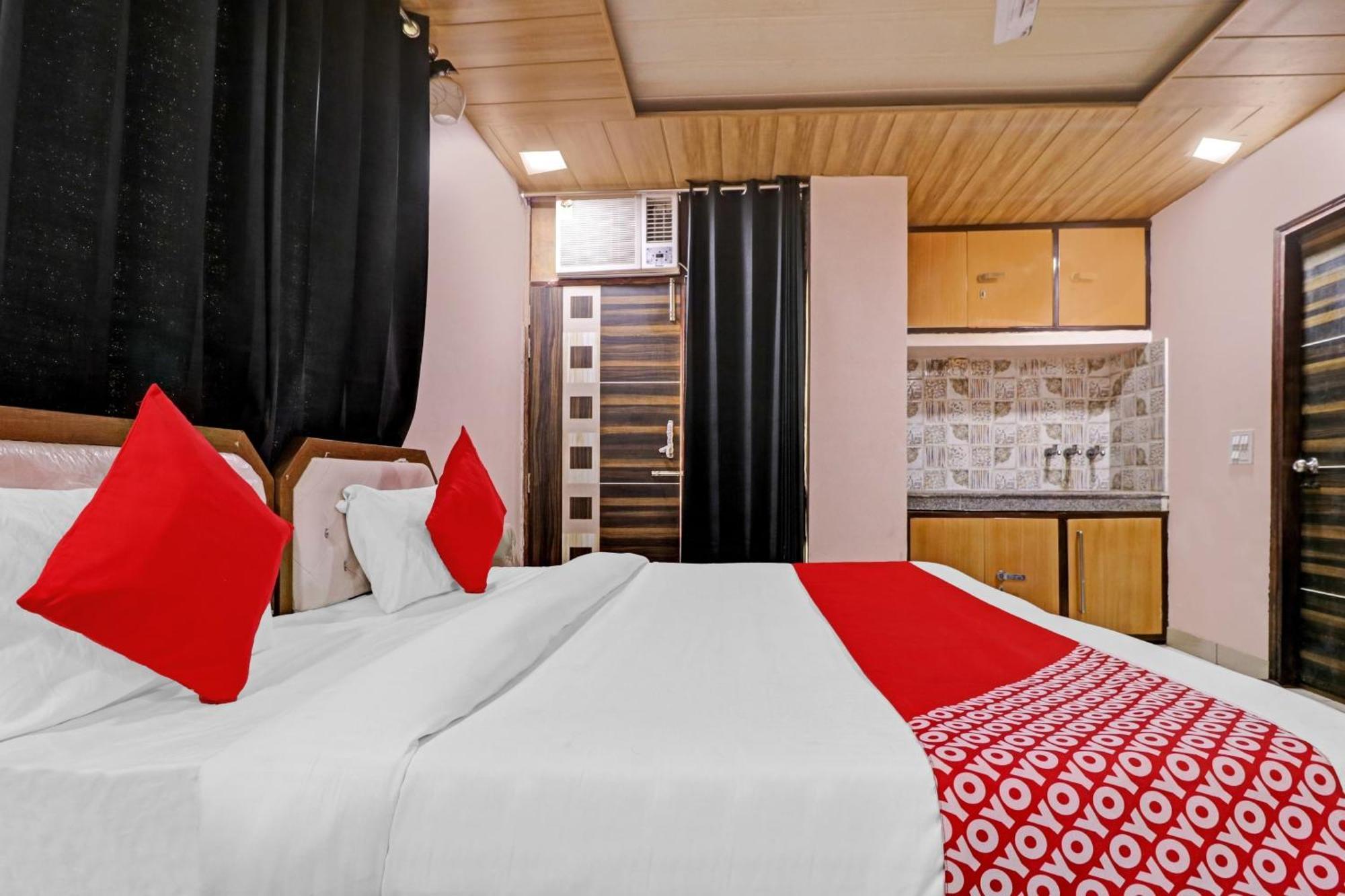 Oyo 90274 Hotel Knight Inn