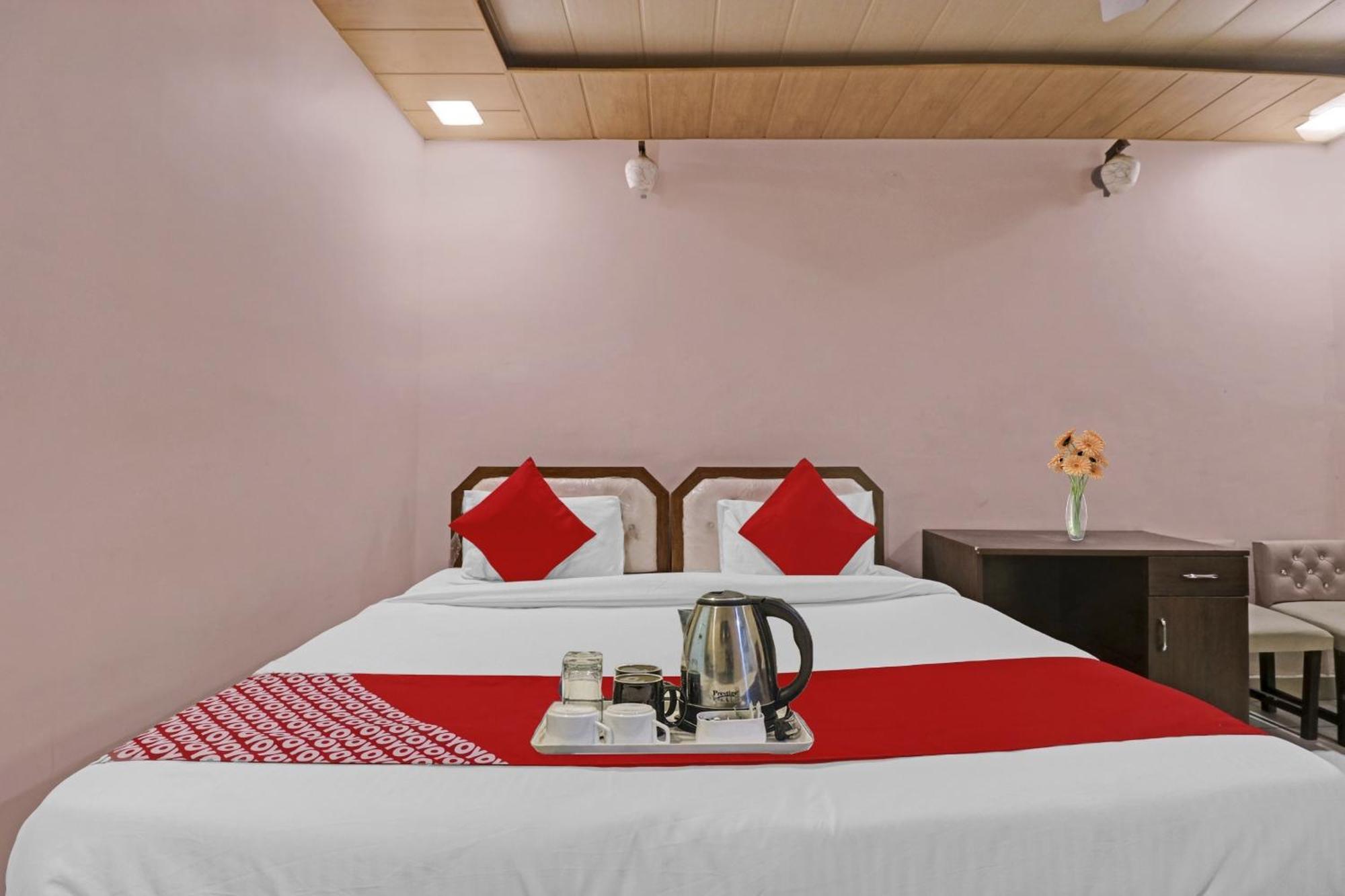 Hotel Oyo 90274 Hotel Knight Inn 3*