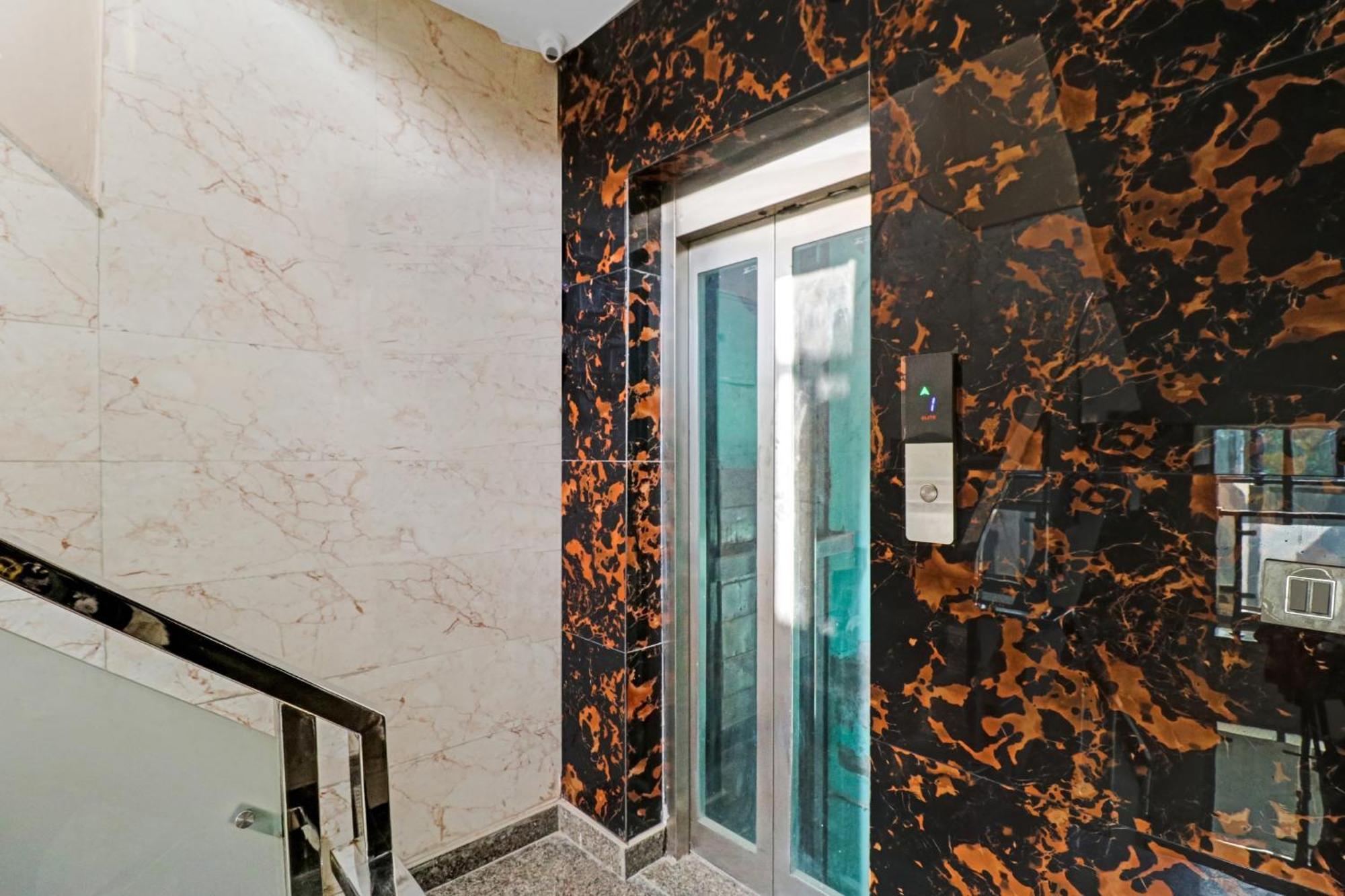 Oyo 90274 Hotel Knight Inn New Delhi