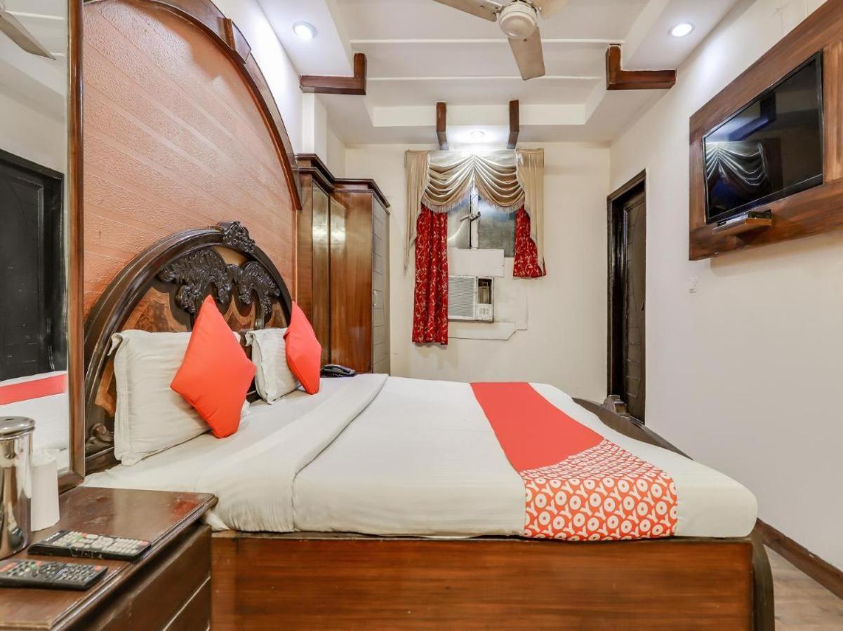 R Deluxe - Railway Station Hotel 3*
