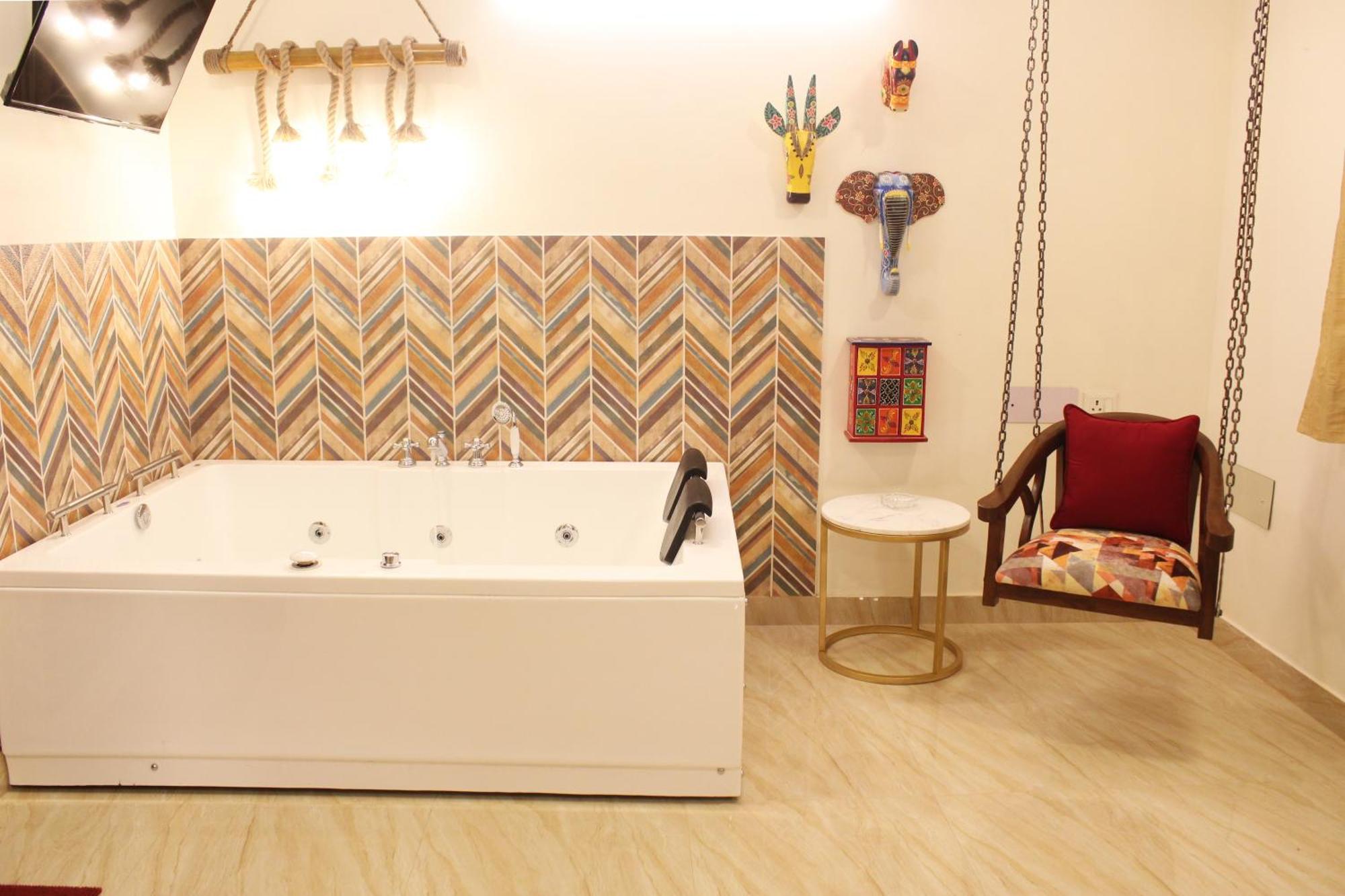 Apartment Luxurious Jacuzzi Hot Tub 1bhk With Tub 11