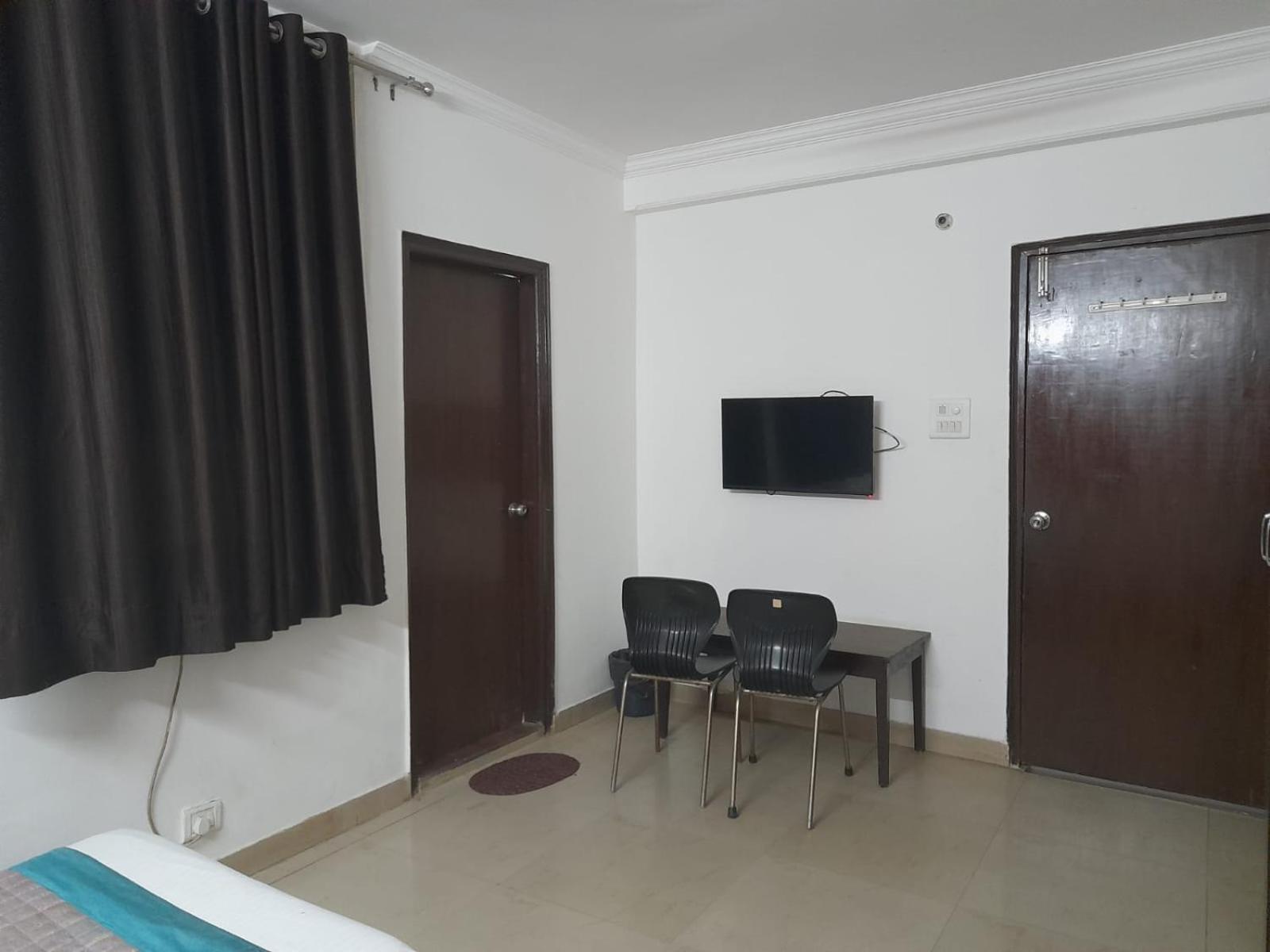 Hotel Airport Aditya 2*