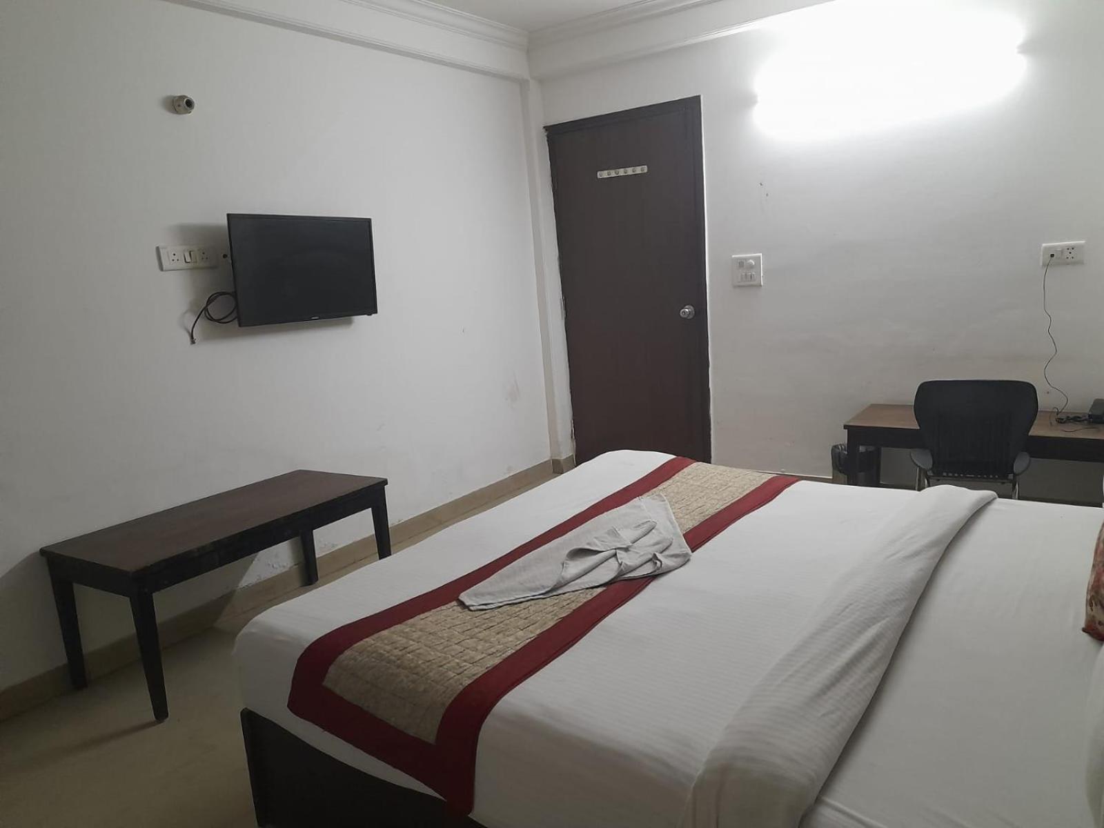 Airport Aditya Hotel