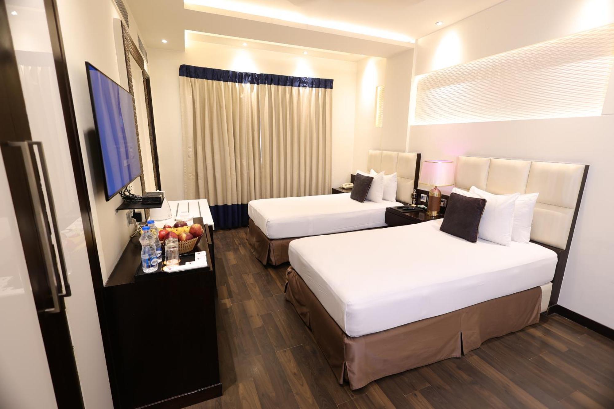 Grand Godwin - Complimentary Airport Pickup -near Ndls Railway Stn Hotel Nova Deli