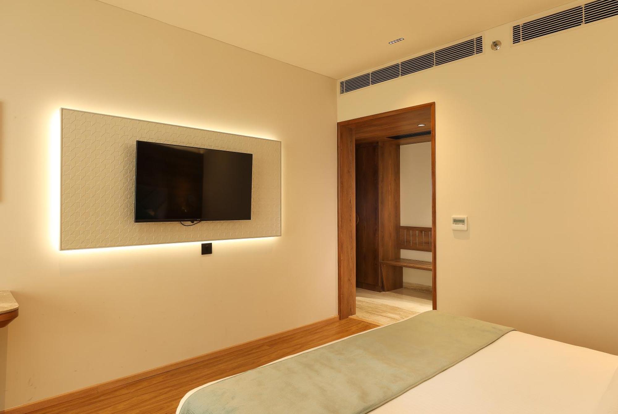 Indus Biznotel Hotel New Delhi