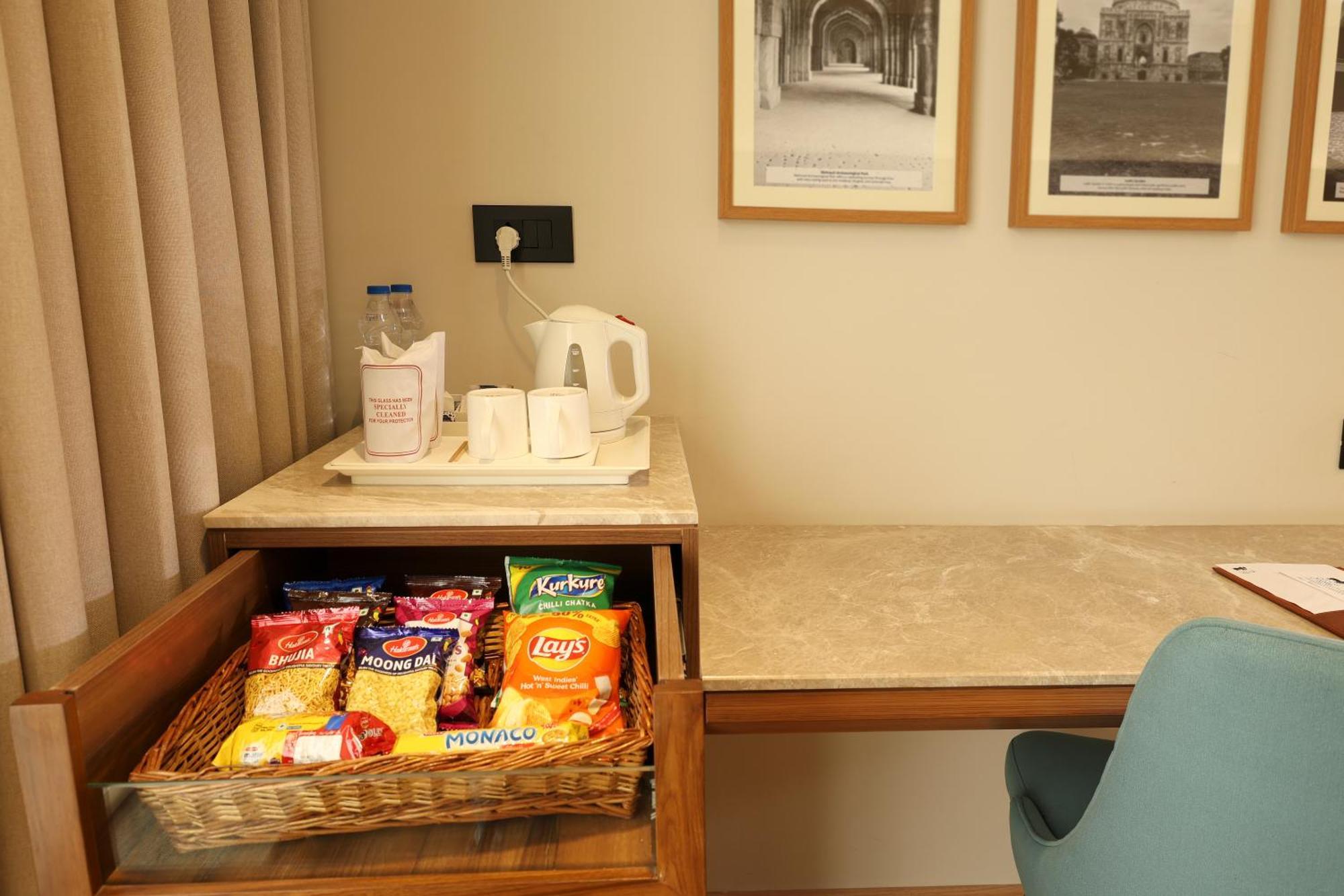 Indus Biznotel Hotel New Delhi