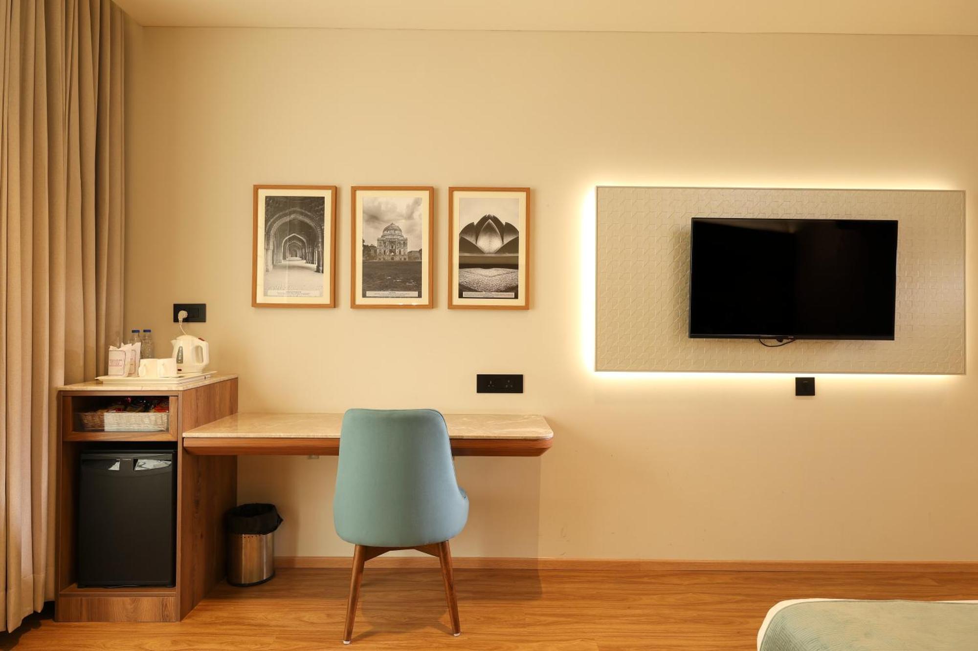 Indus Biznotel New Delhi