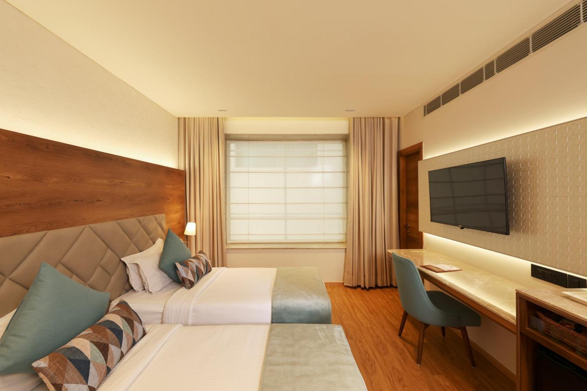 Indus Biznotel 4*