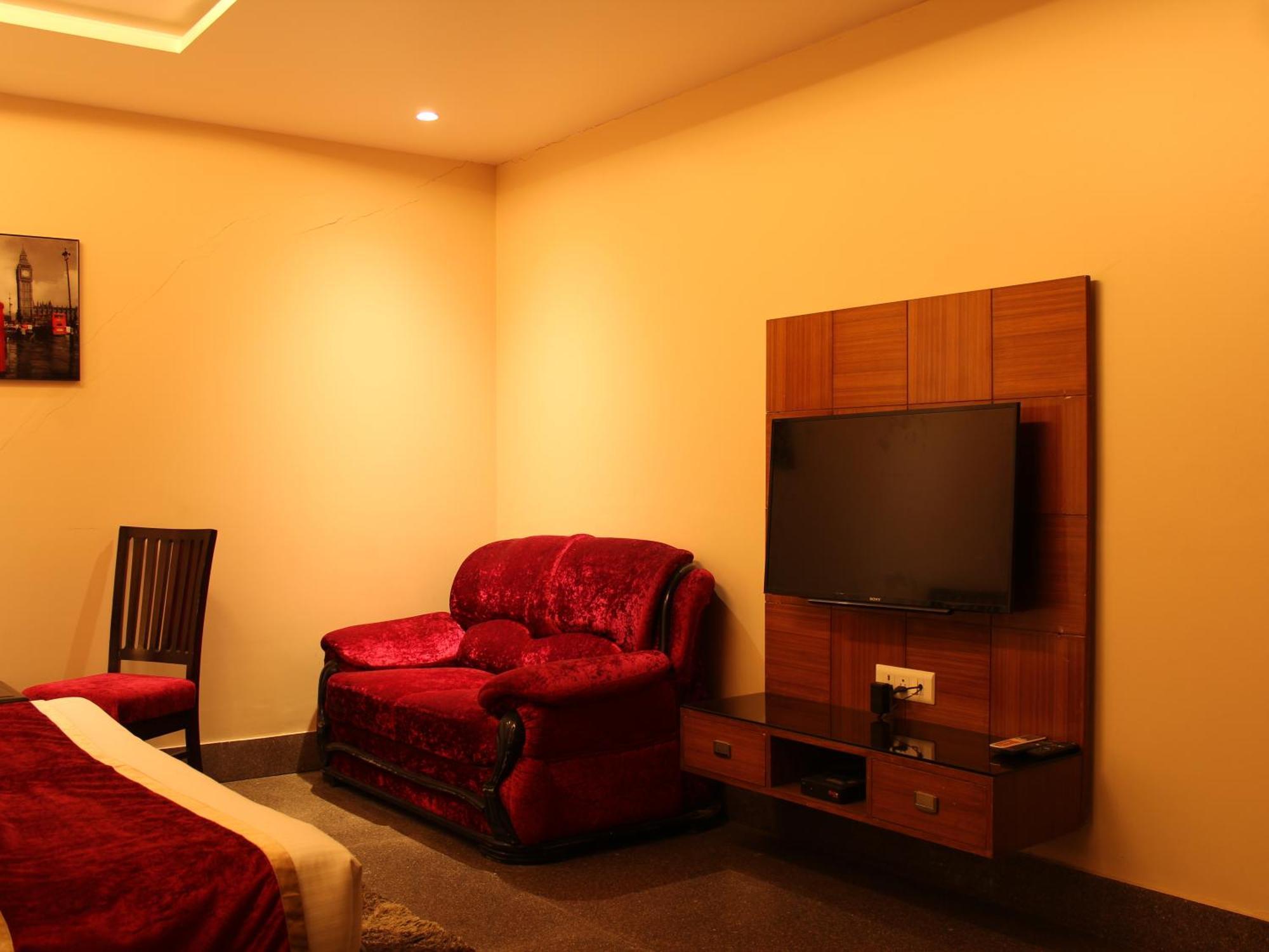 Karan Holidays Hotel