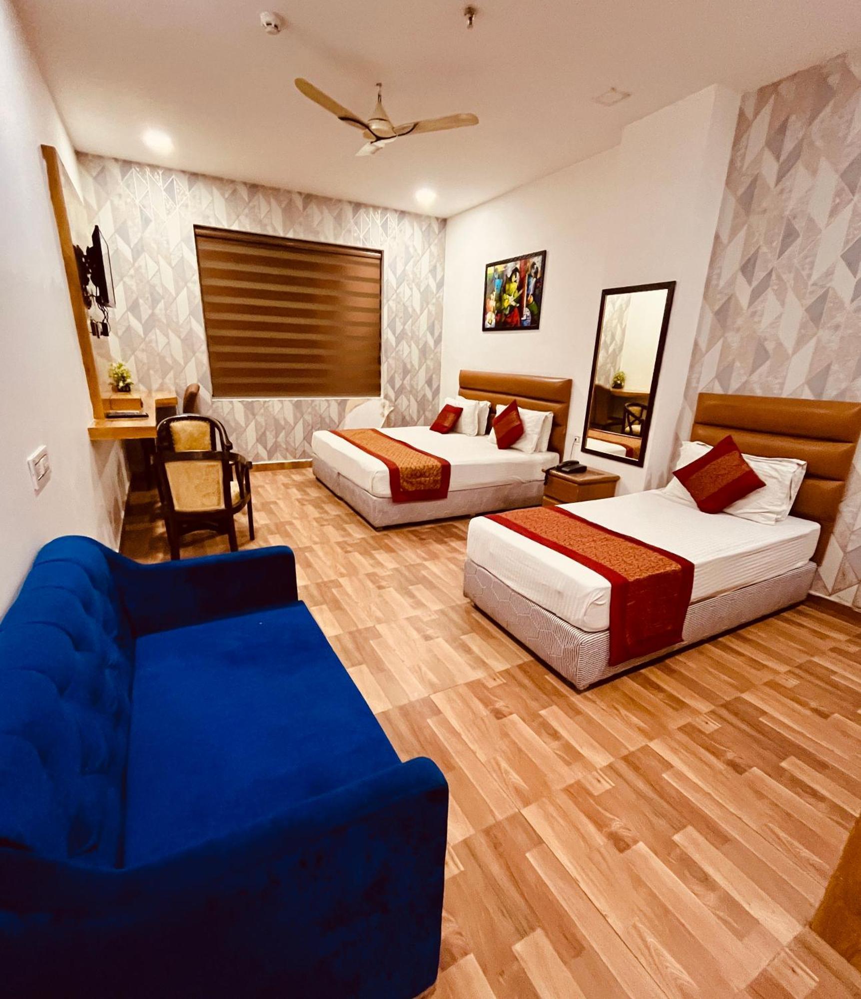 Amora Dwarka Hotel New Delhi