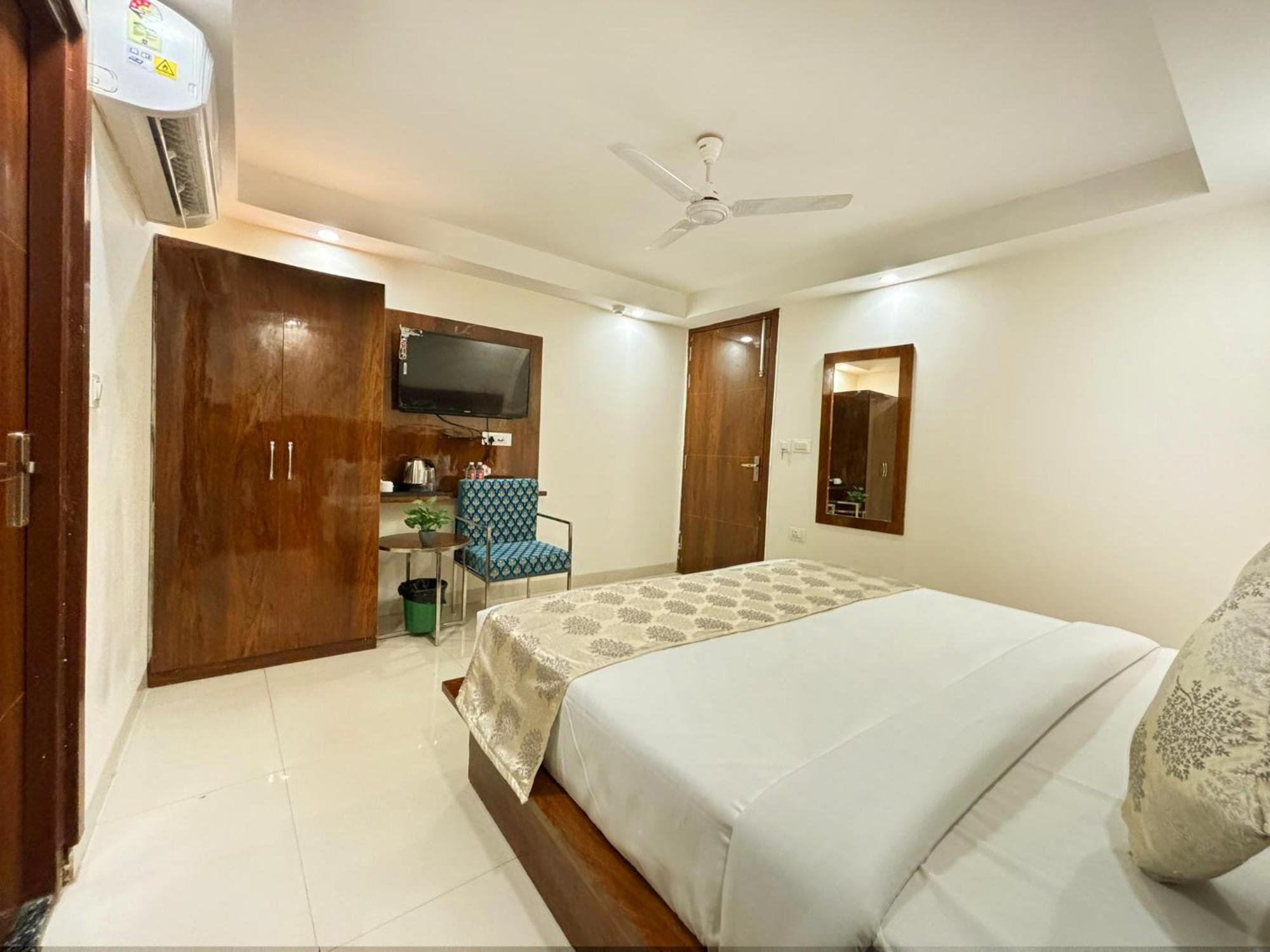 Emblem Suites- Near Delhi Airport 3* New Delhi
