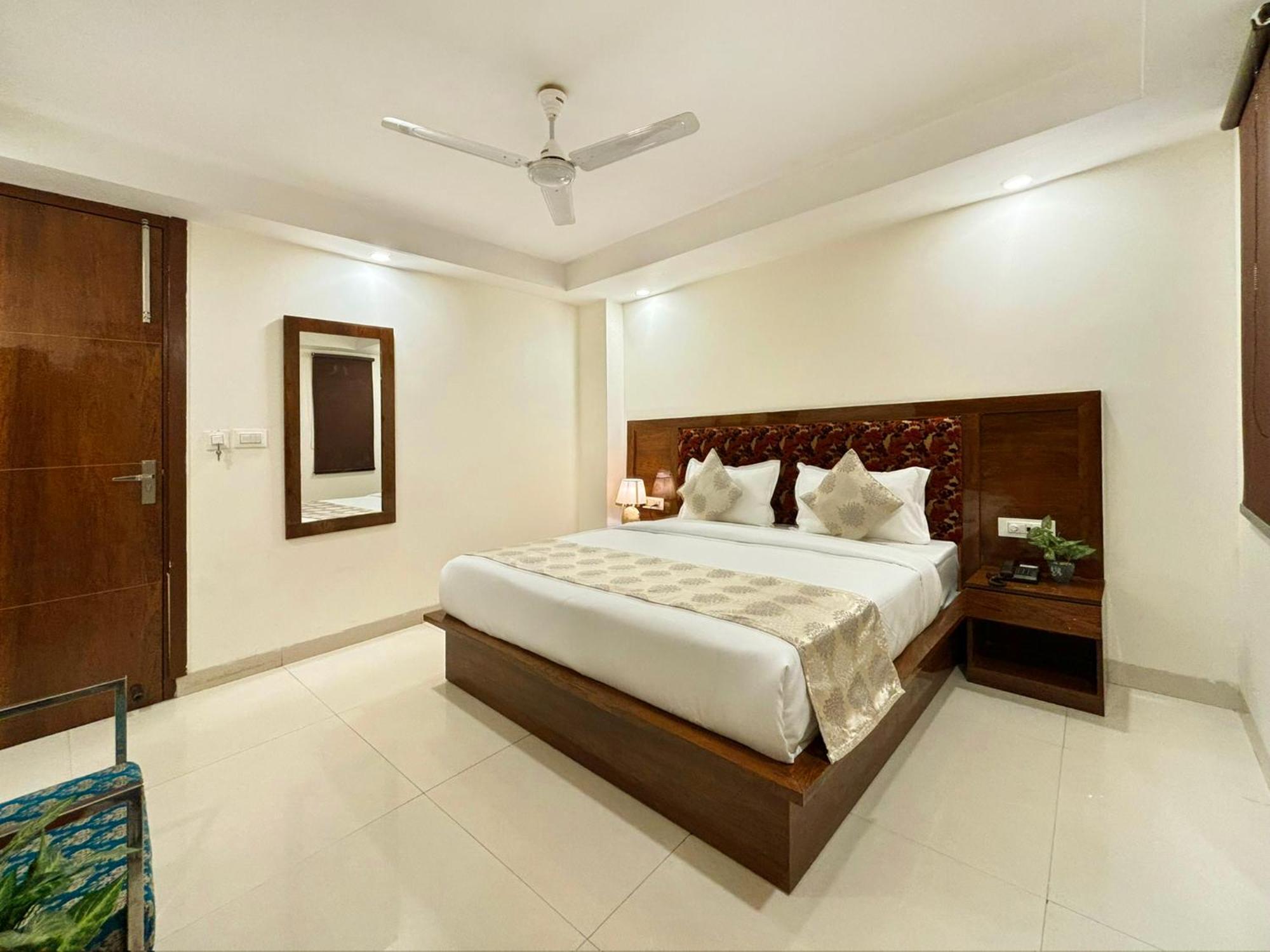 Emblem Suites- Near Delhi Airport Hotel New Delhi