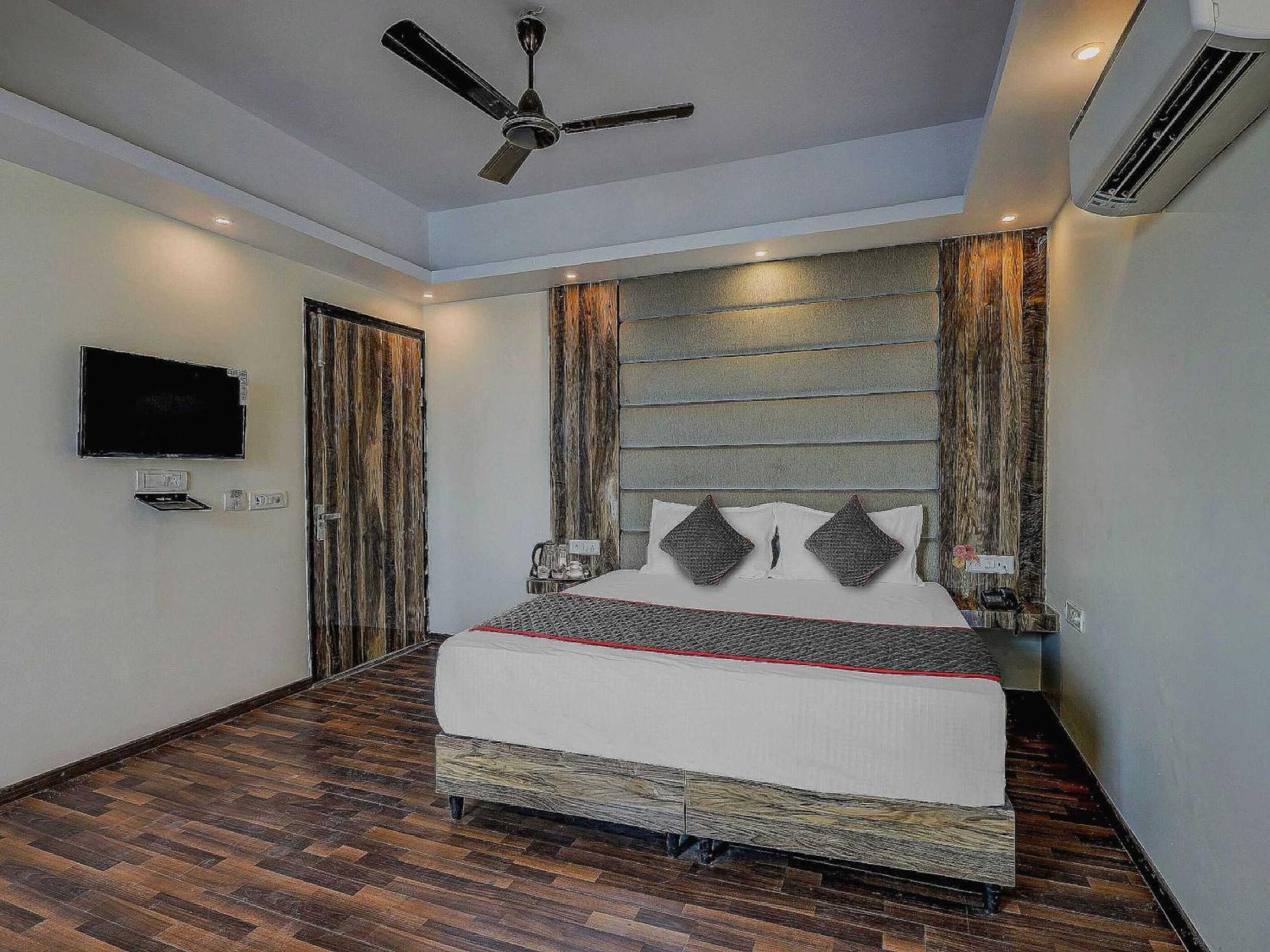 Townhouse Golden King Hotel 3*