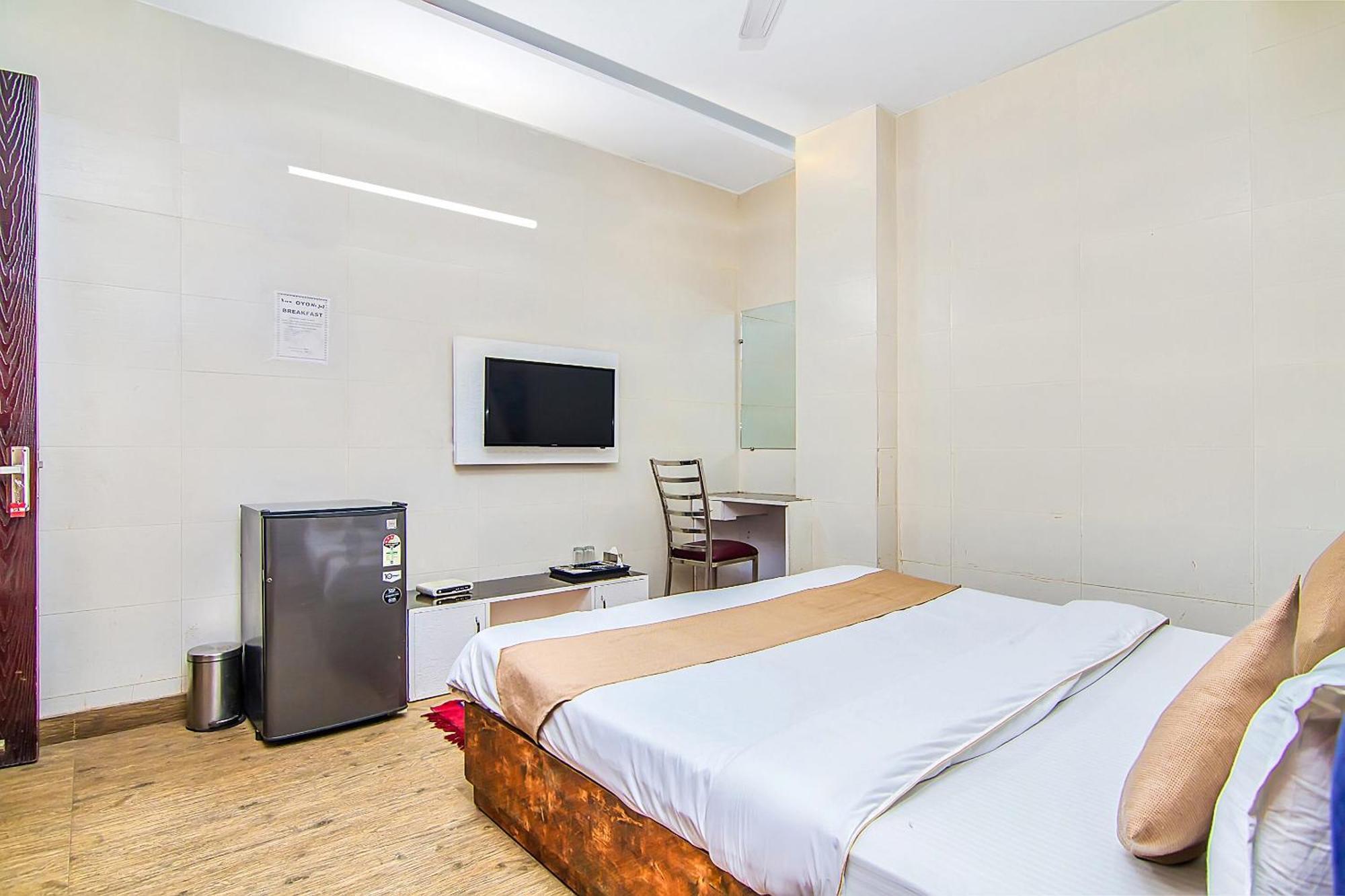 Hotel Oyo Flagship Ls Banquet & Delhi (National Capital Territory of India)
