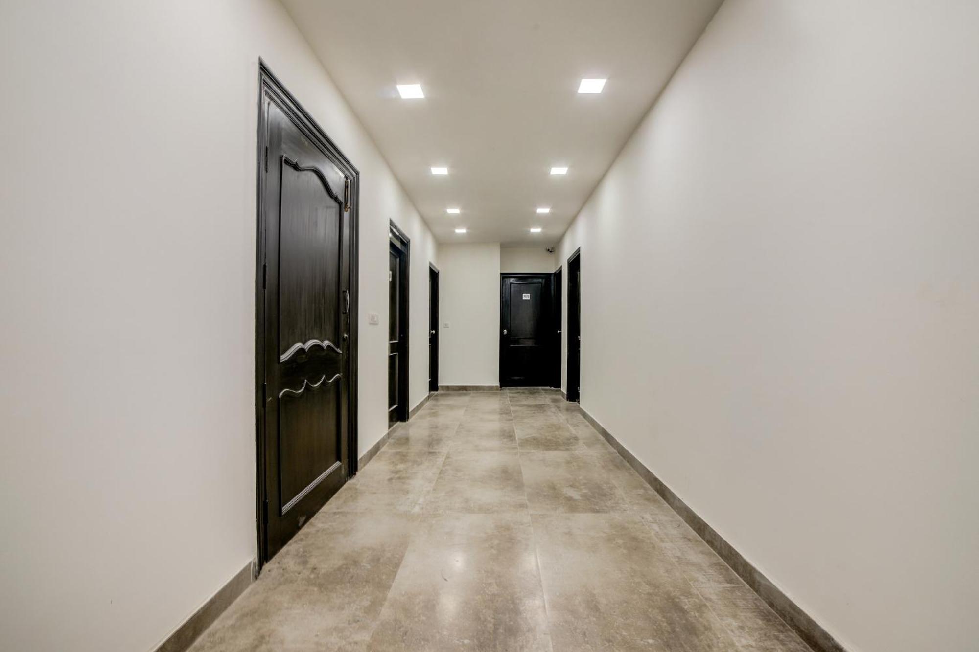 Oyo Bhera Residency Near Peera Garhi Metro Station Hotel New Delhi