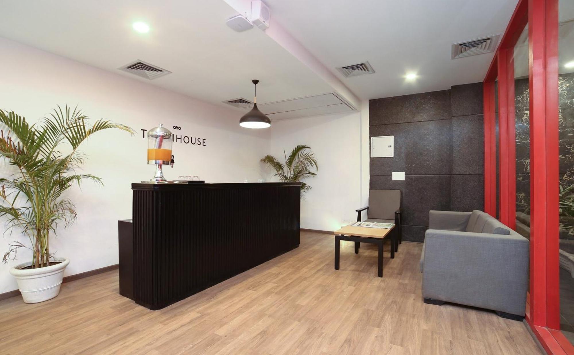 Townhouse Chattarpur Opp. Tivoli Garden Near Chhatarpur Metro Station 4*
