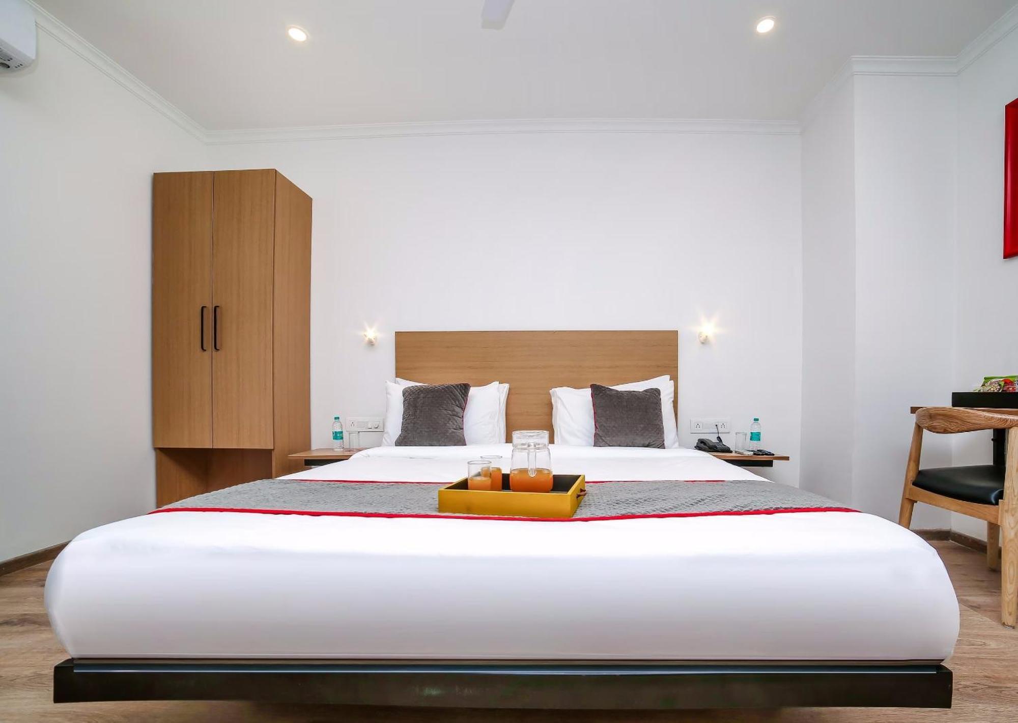 Hotel Townhouse Chattarpur Opp. Tivoli Garden Near Chhatarpur Metro Station